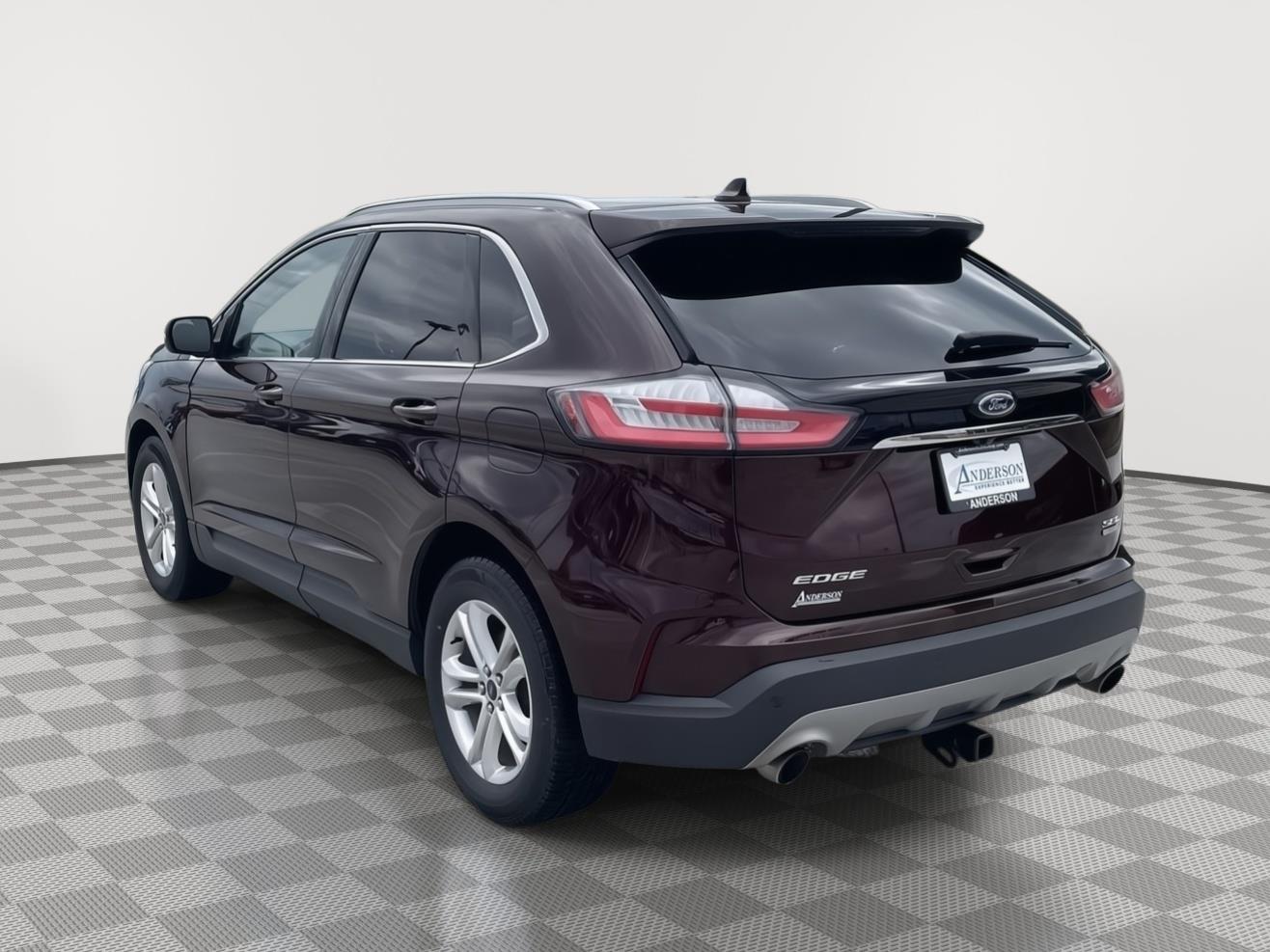 Vehicle photo 4
