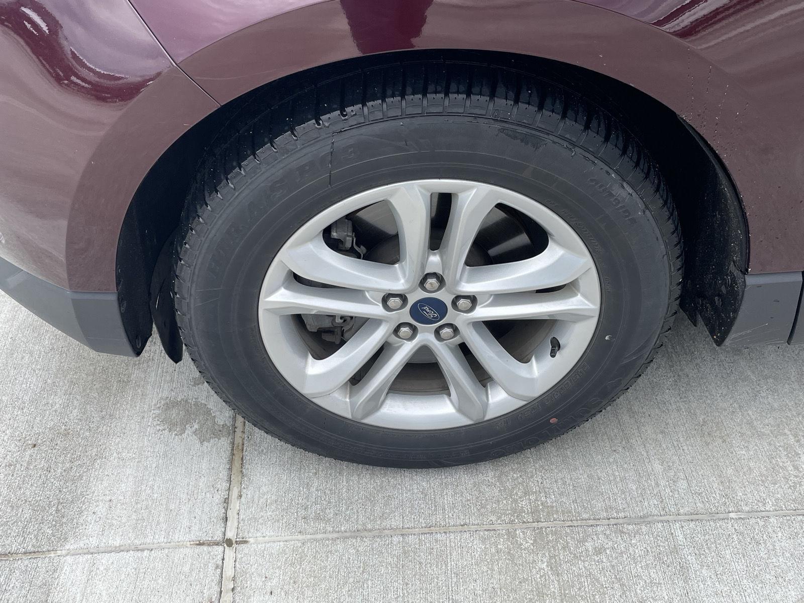 Vehicle photo 10