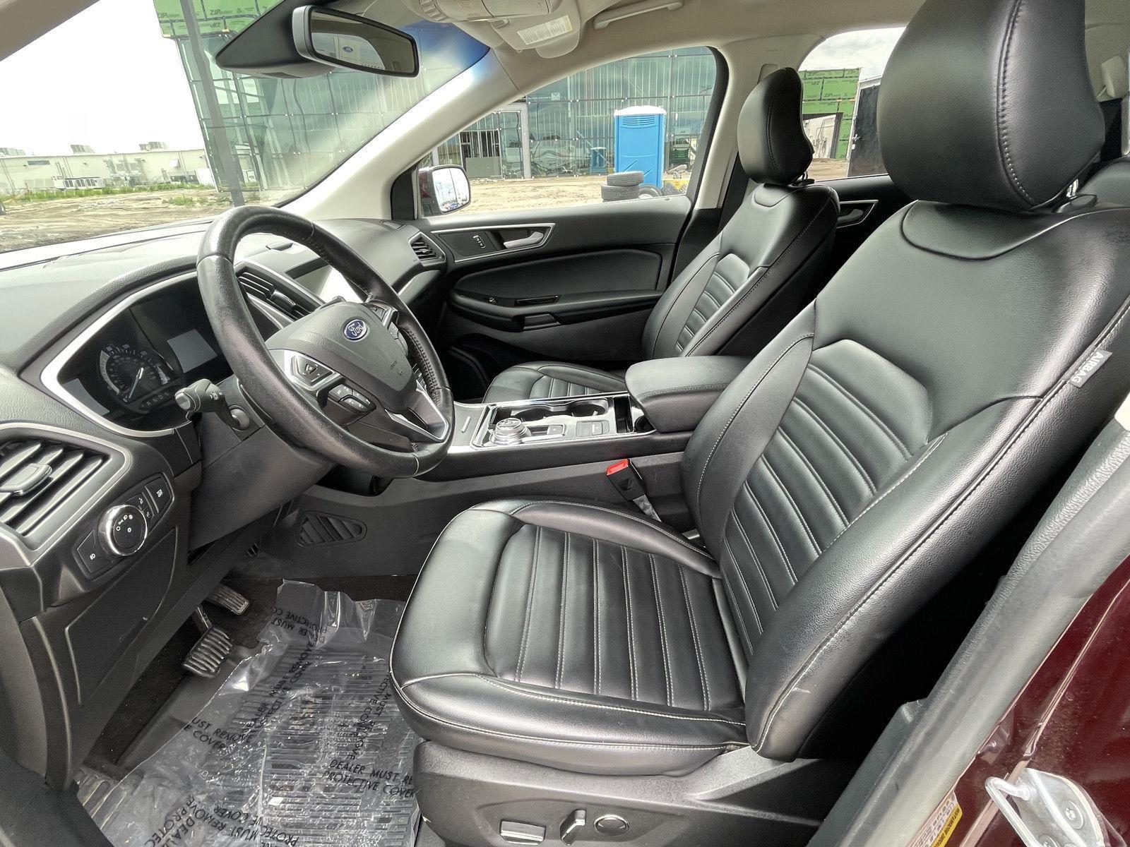 Vehicle photo 14