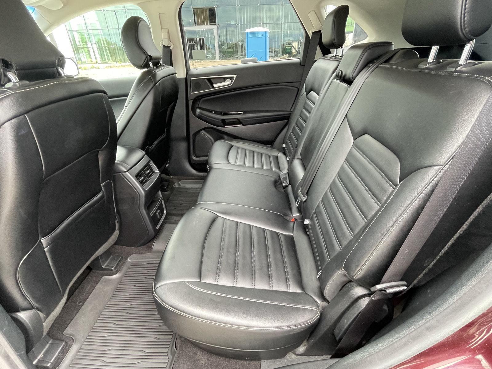 Vehicle photo 16