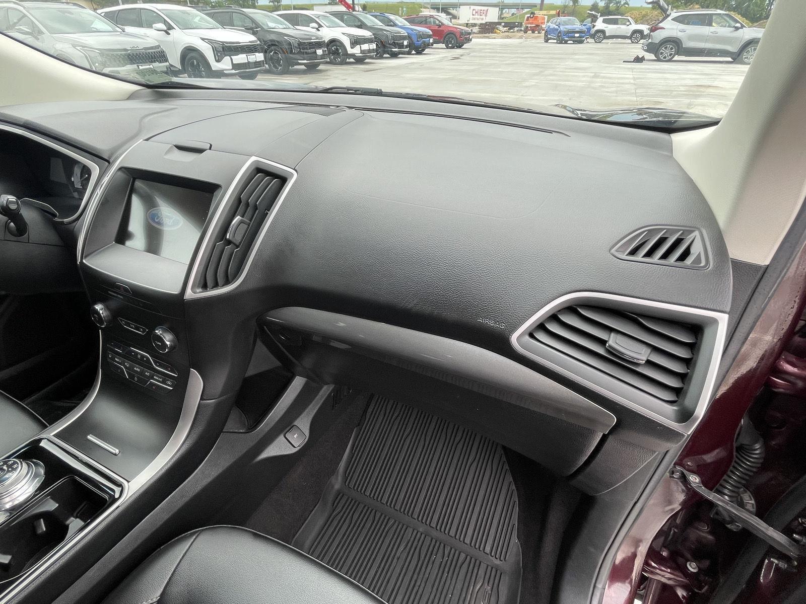 Vehicle photo 20