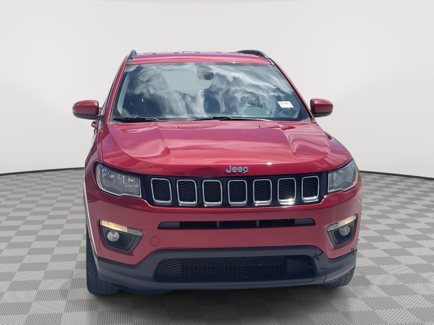 Vehicle photo 9