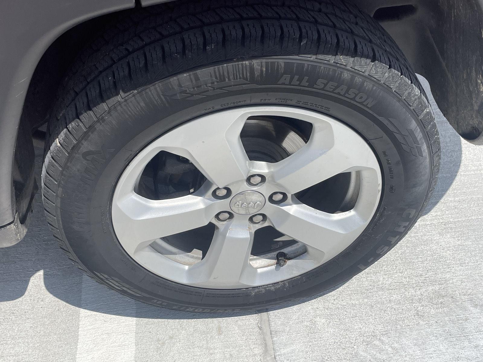 Vehicle photo 11