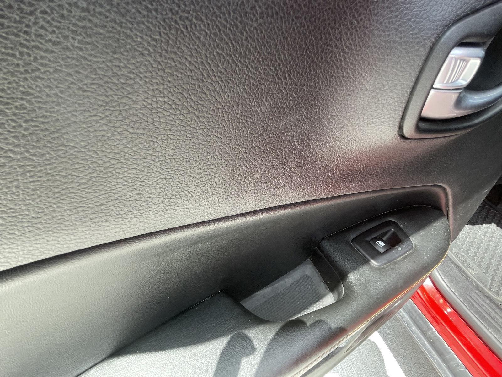 Vehicle photo 15