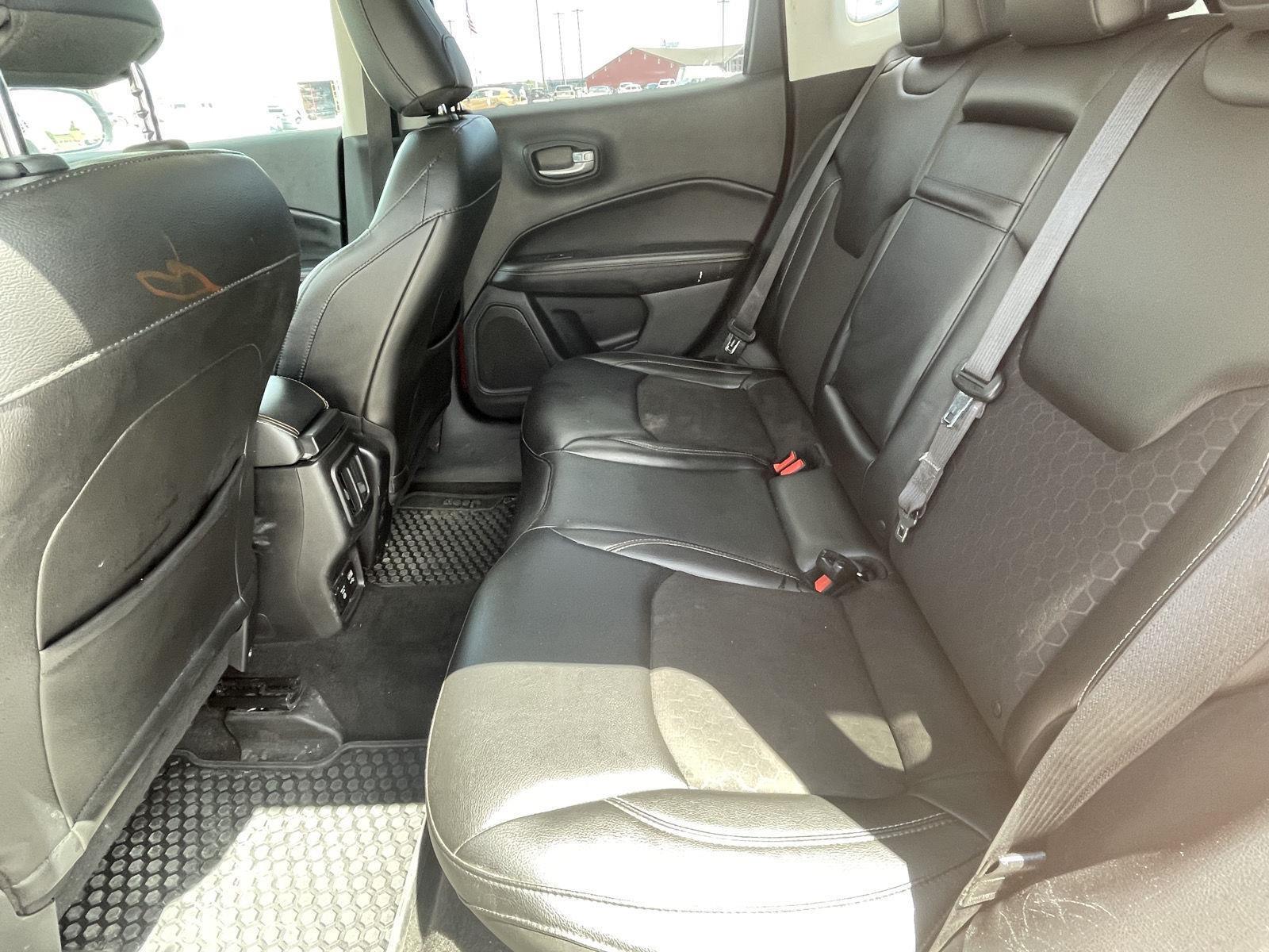 Vehicle photo 16