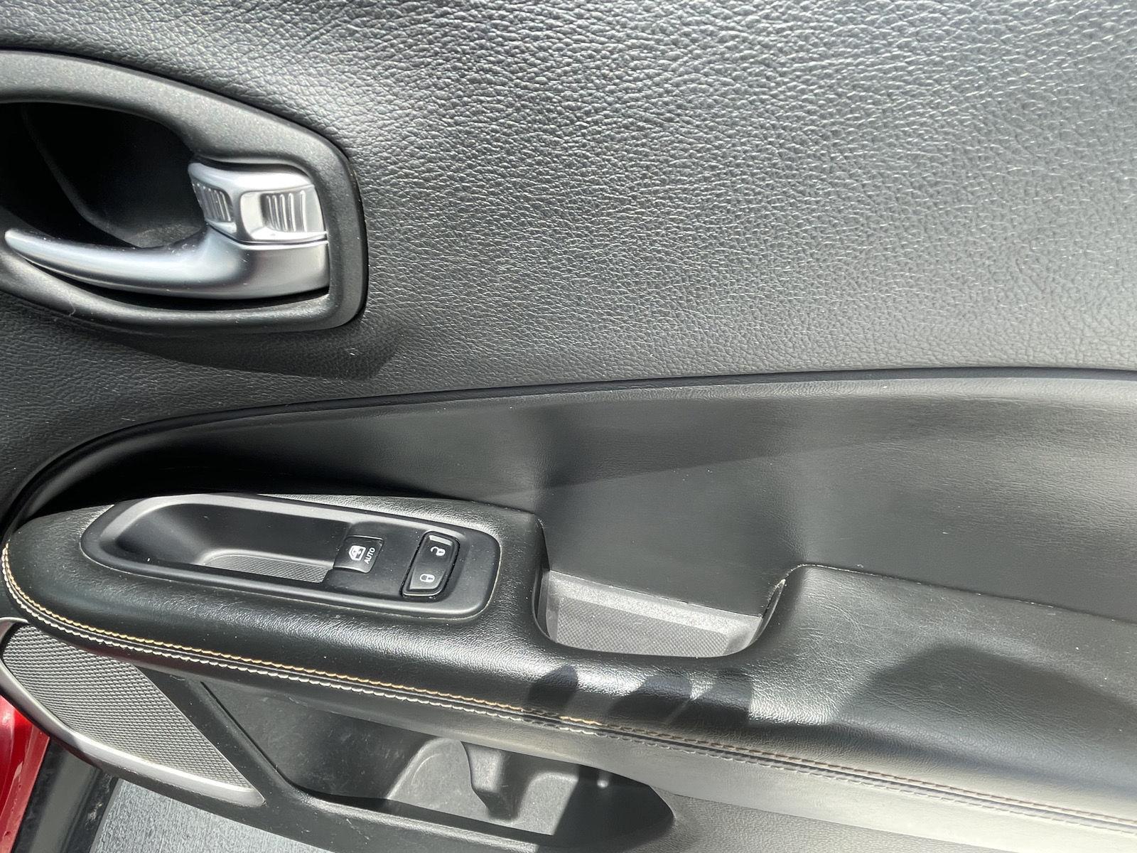 Vehicle photo 20
