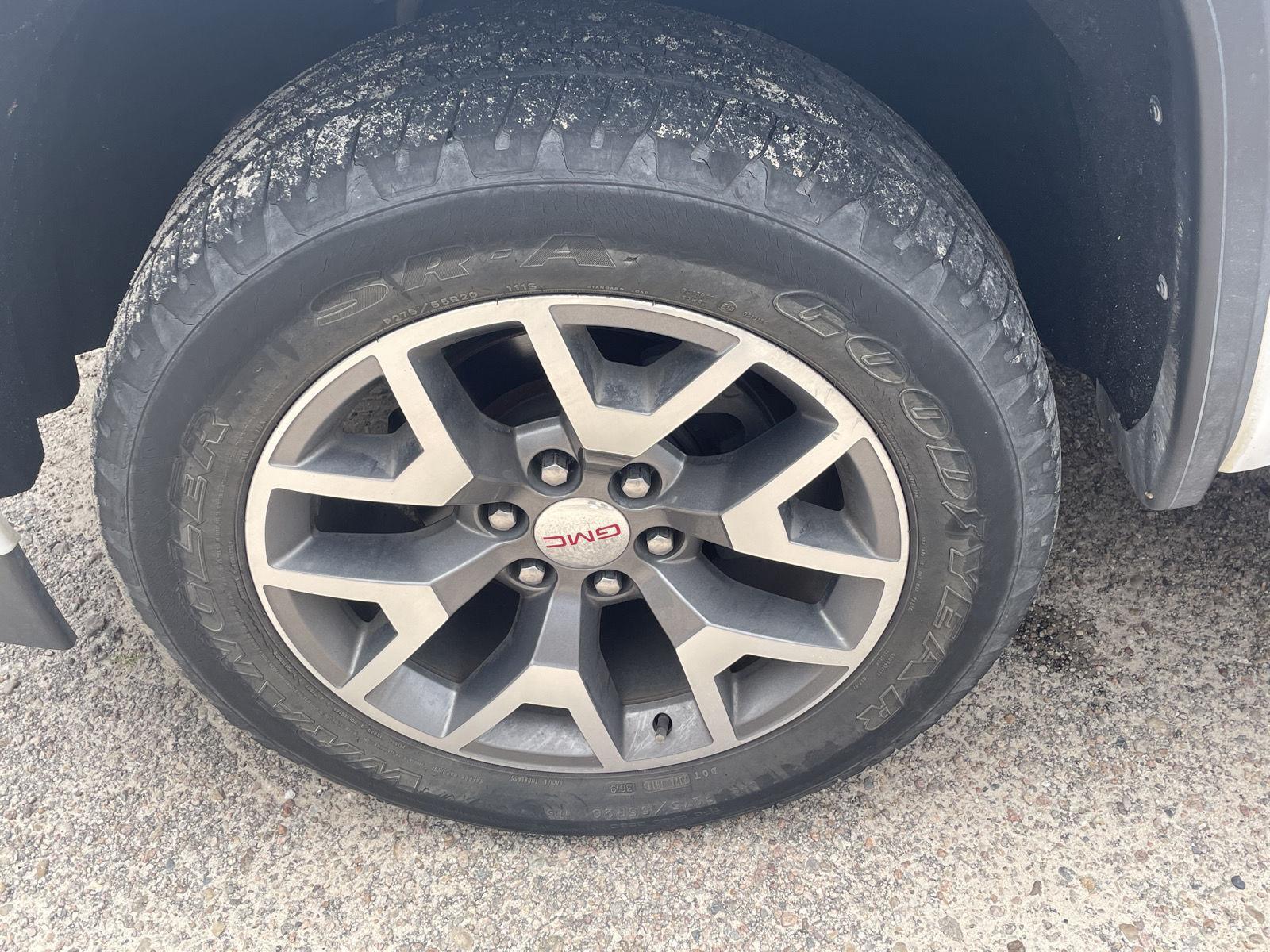 Vehicle photo 10