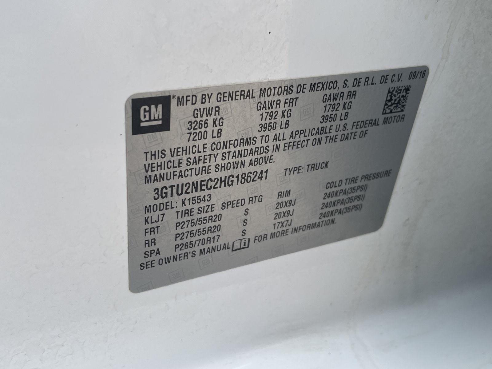 Vehicle photo 11