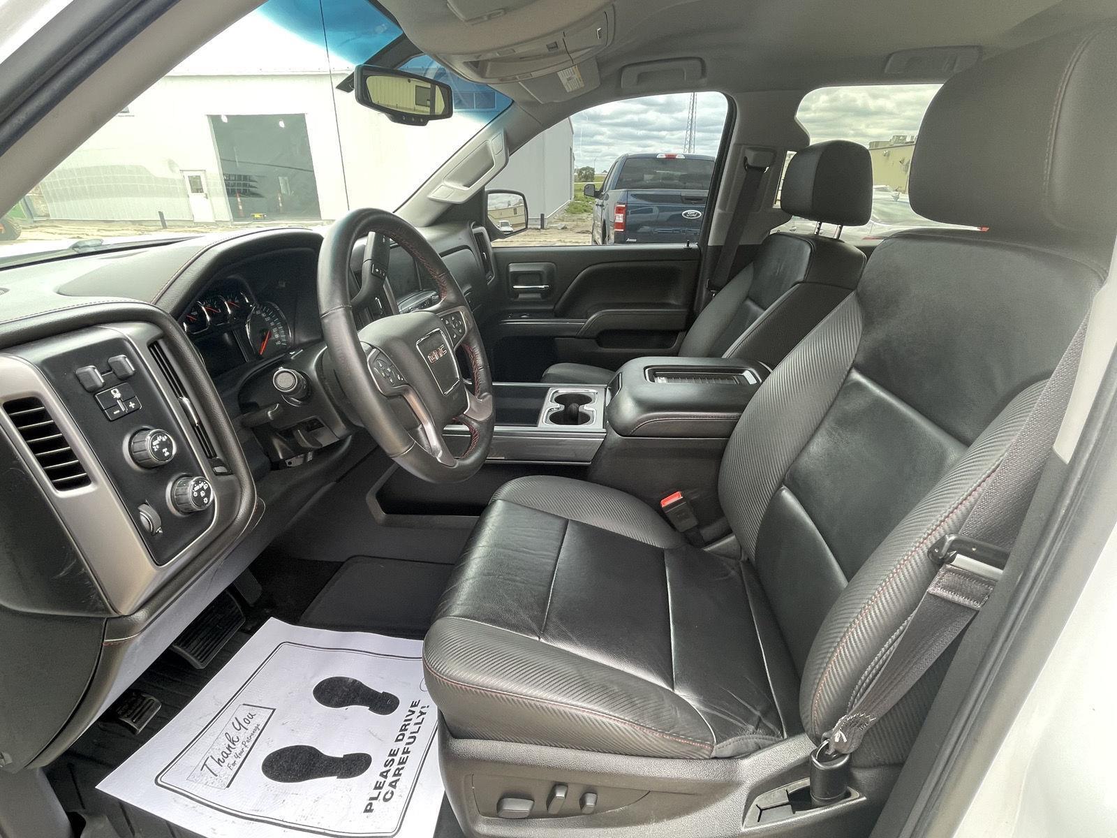 Vehicle photo 14