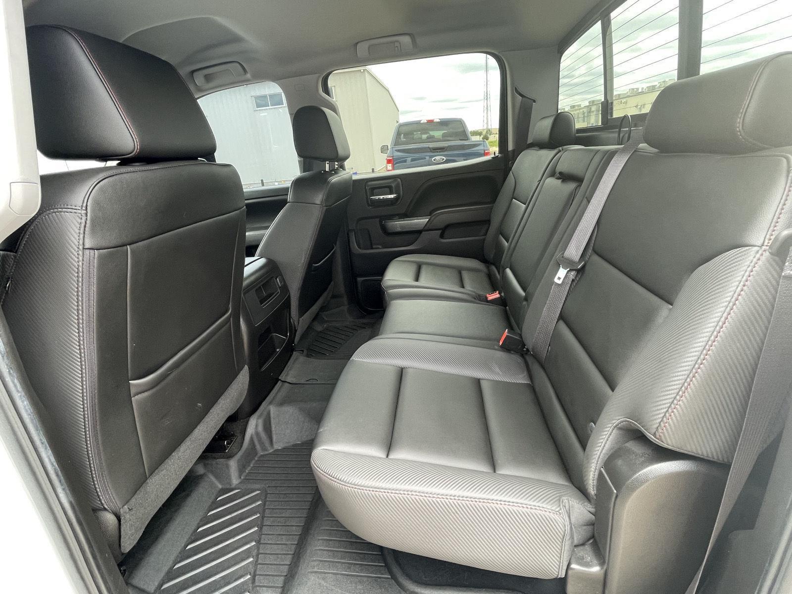 Vehicle photo 16