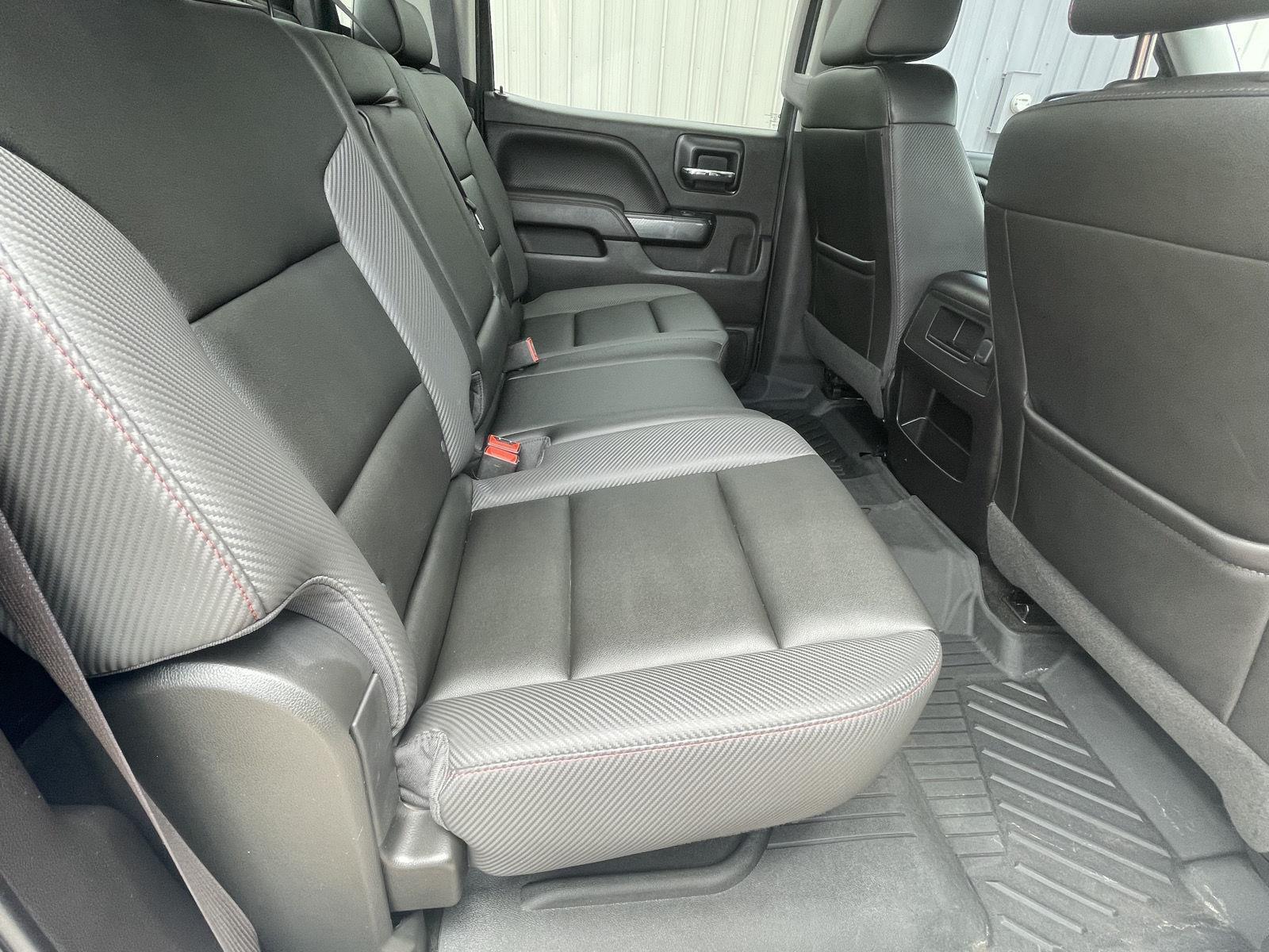 Vehicle photo 18