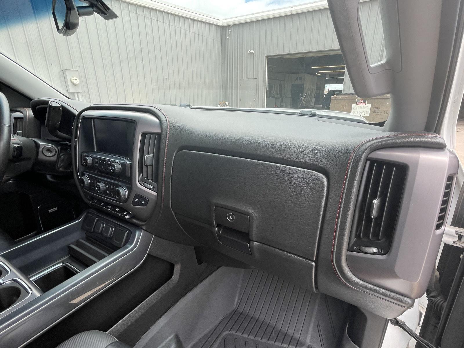 Vehicle photo 21