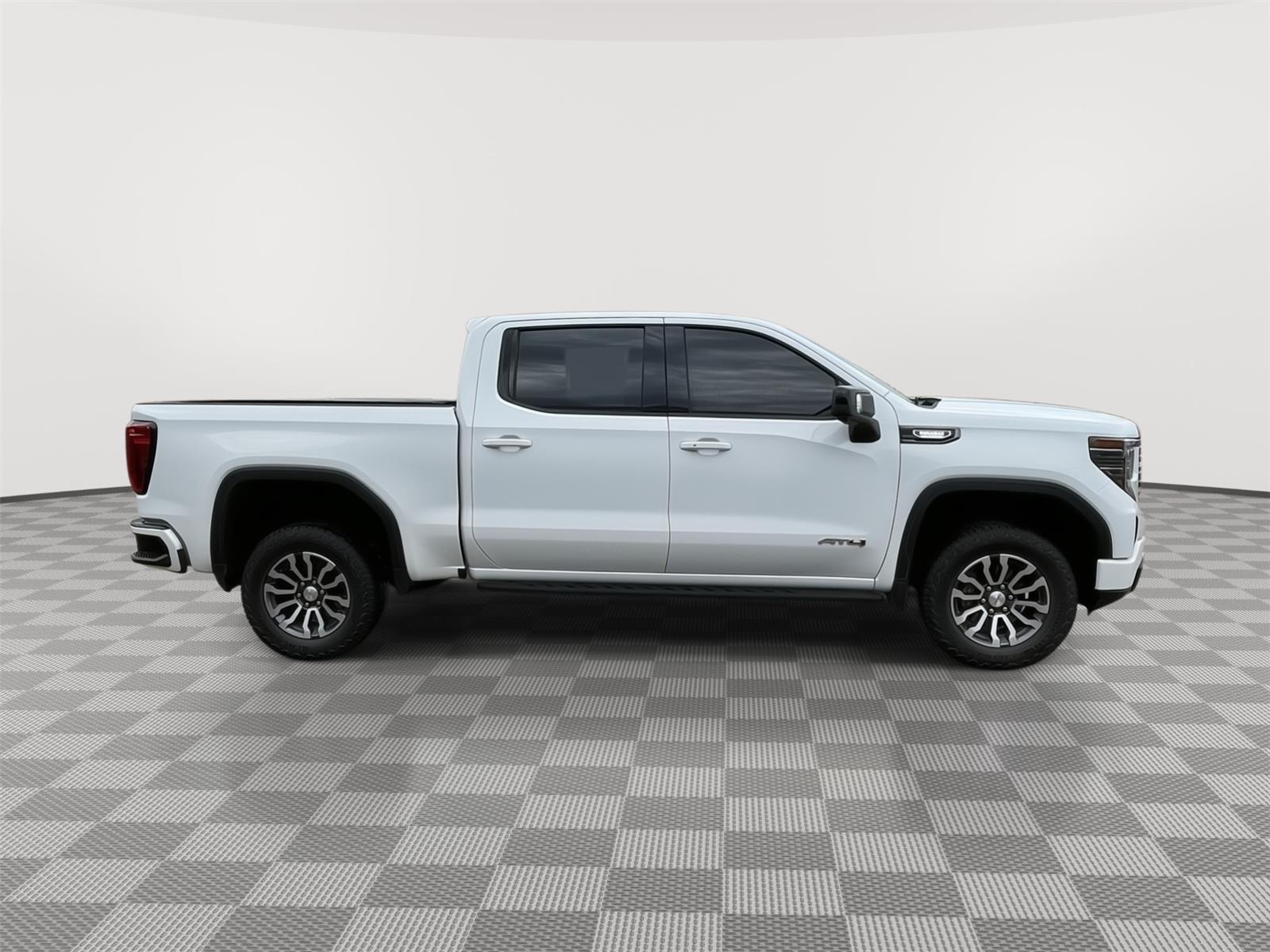 Vehicle photo 6