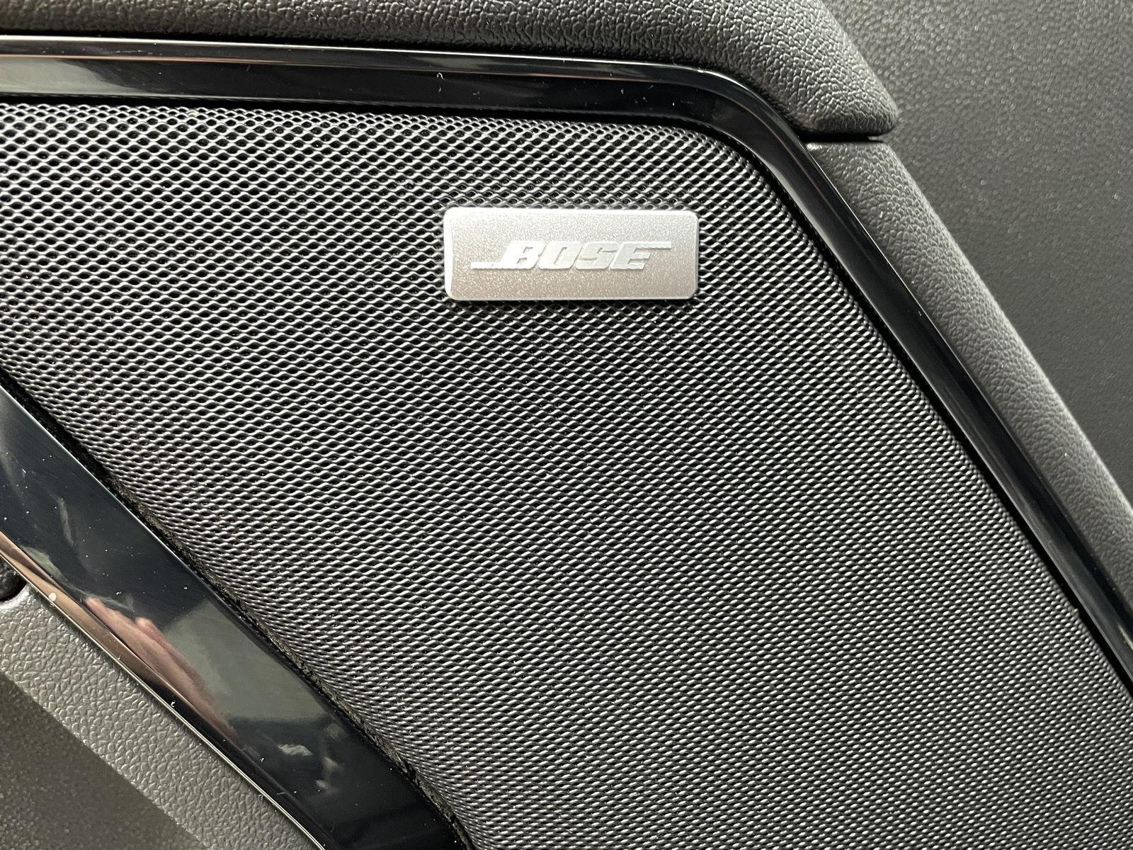 Vehicle photo 15