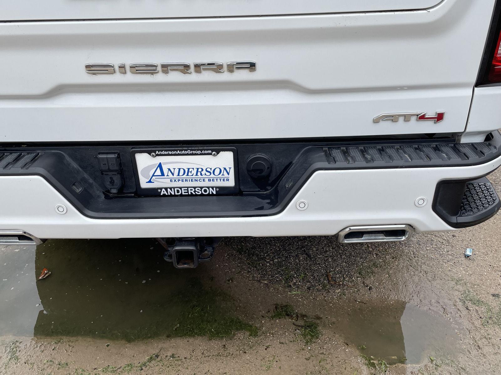 Vehicle photo 24