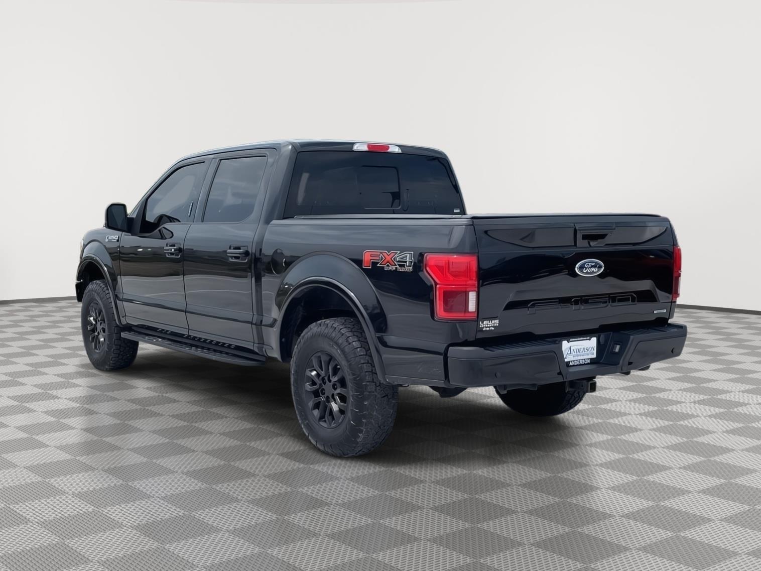 Vehicle photo 4