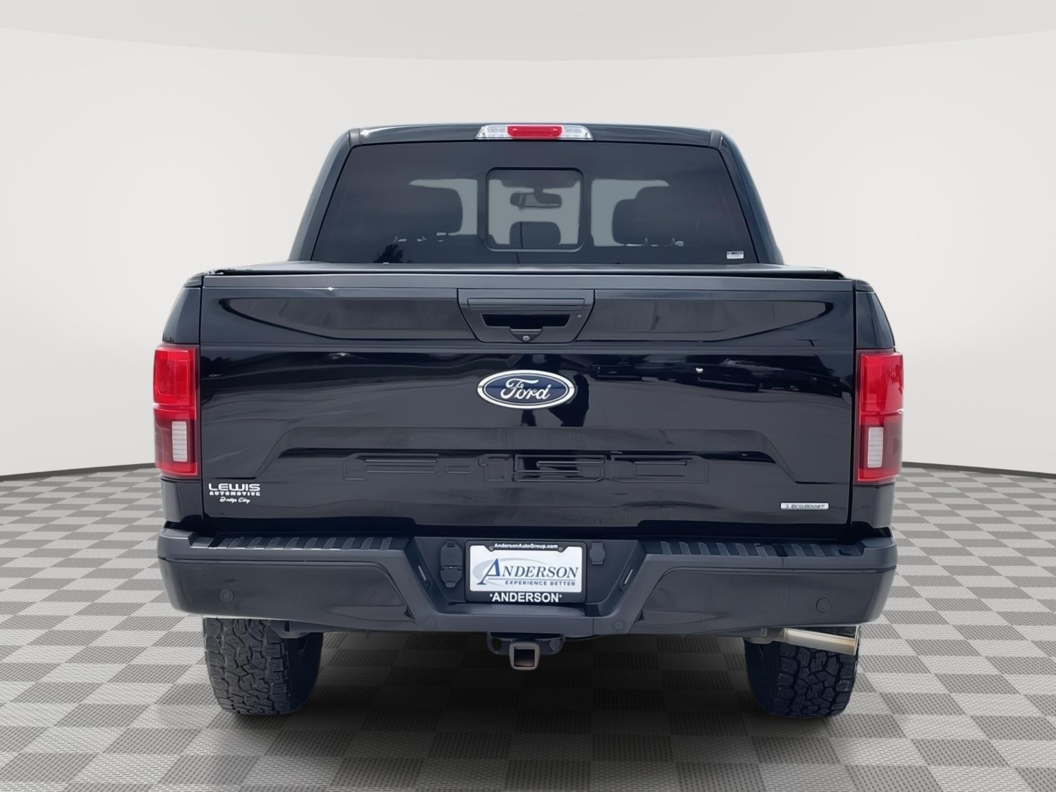 Vehicle photo 5