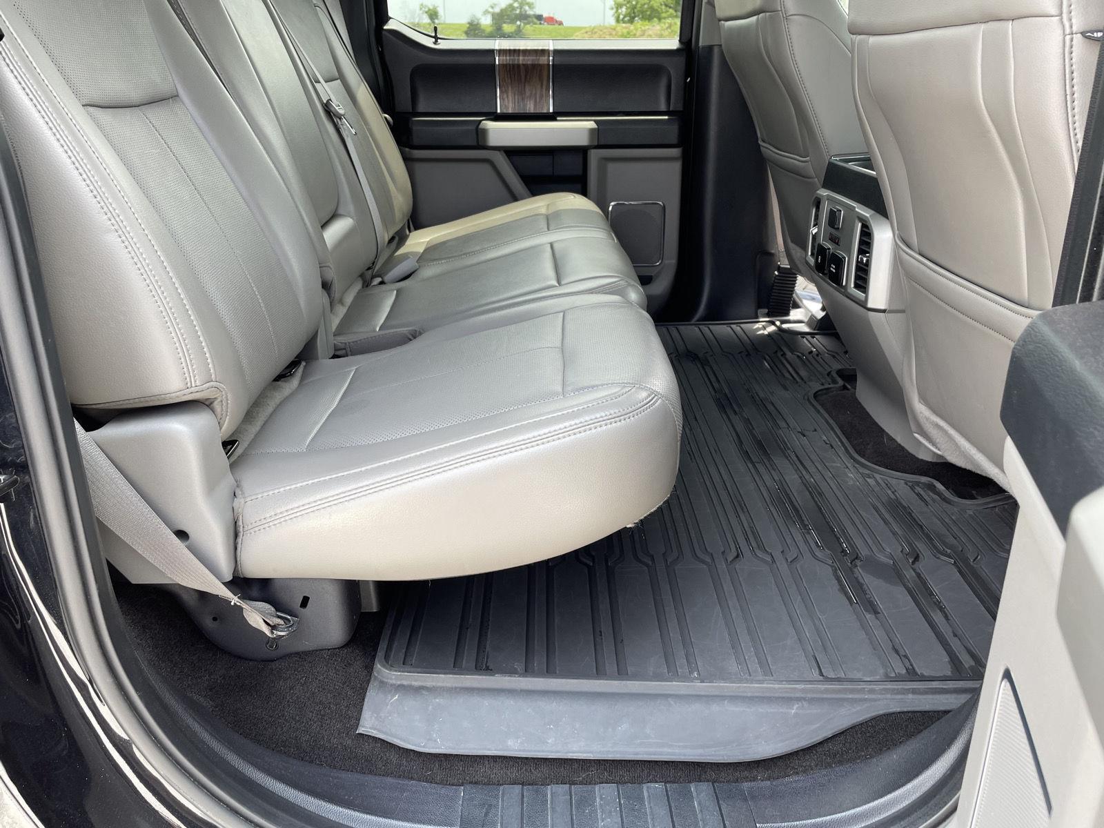 Vehicle photo 18