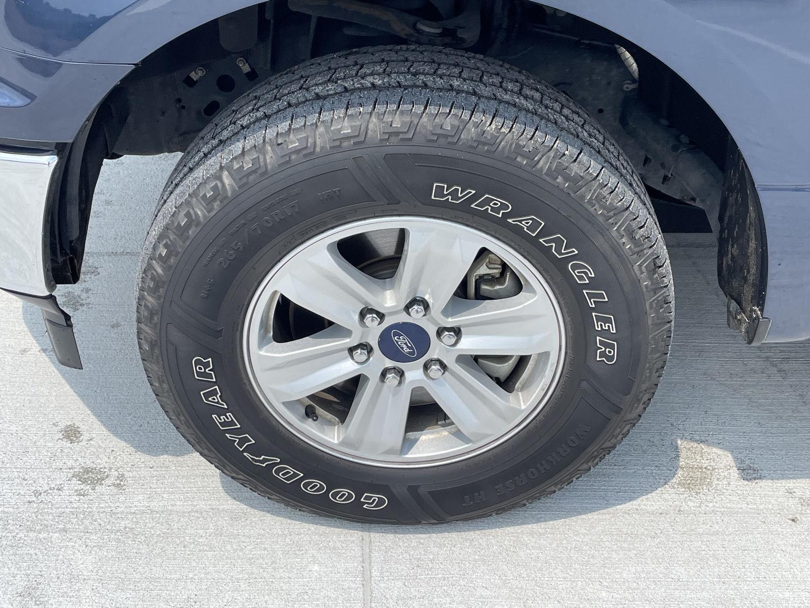 Vehicle photo 10