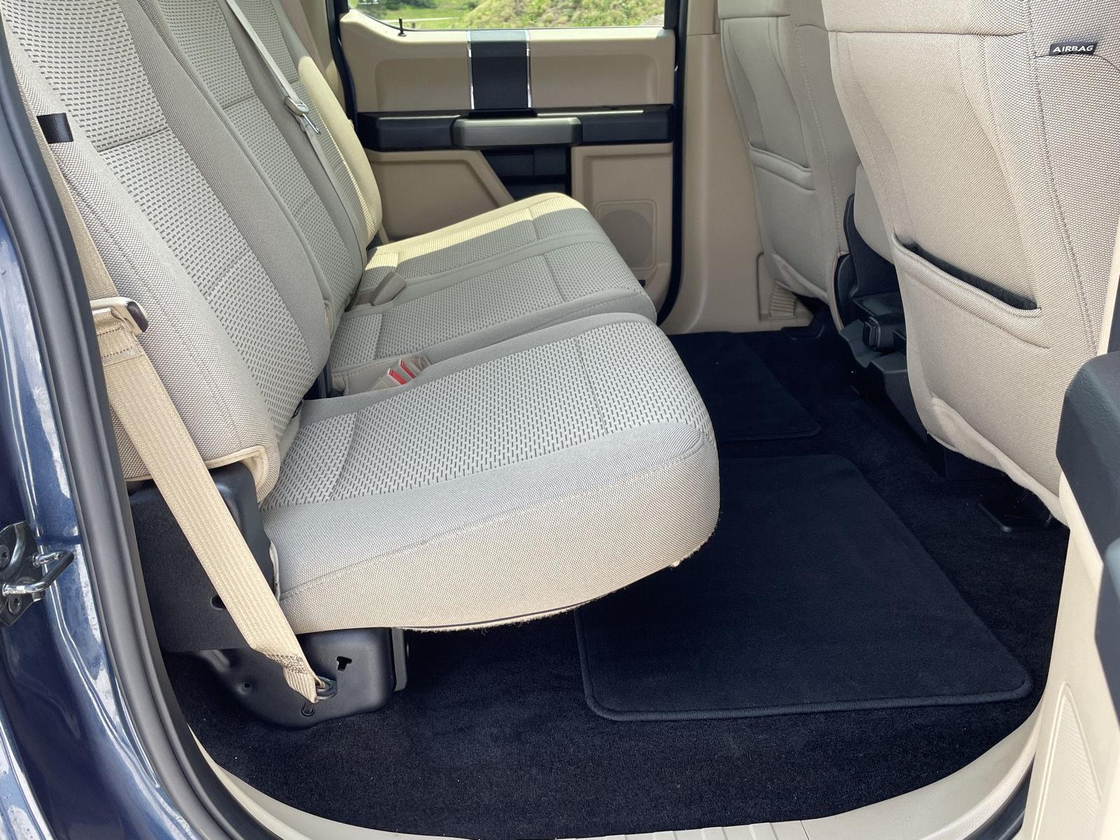 Vehicle photo 18