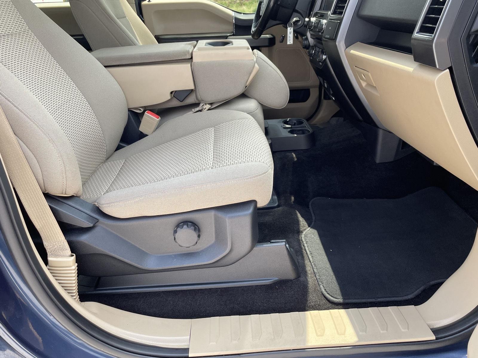 Vehicle photo 20