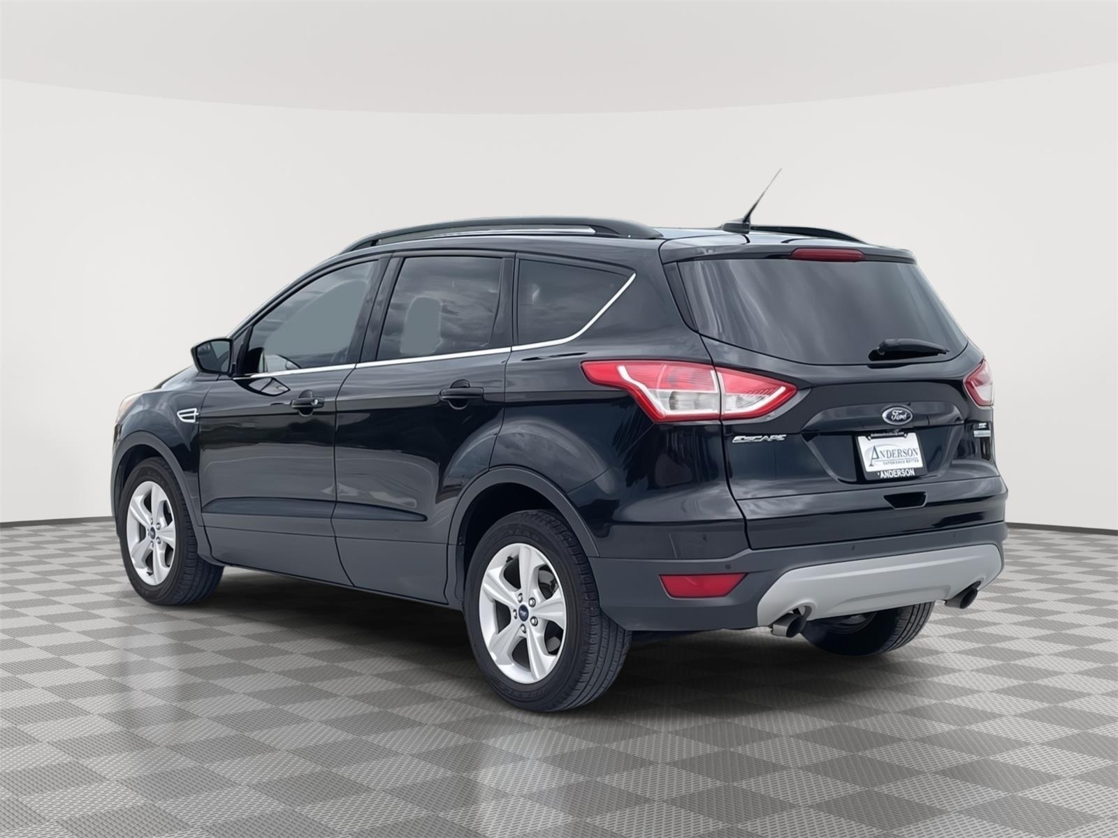Vehicle photo 4