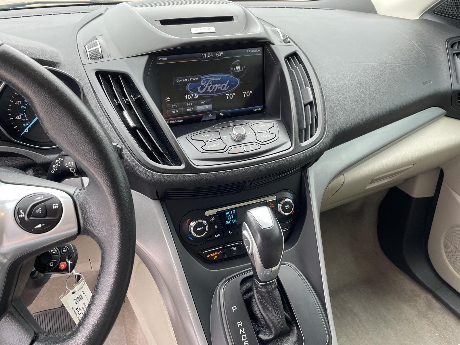 Vehicle photo 14