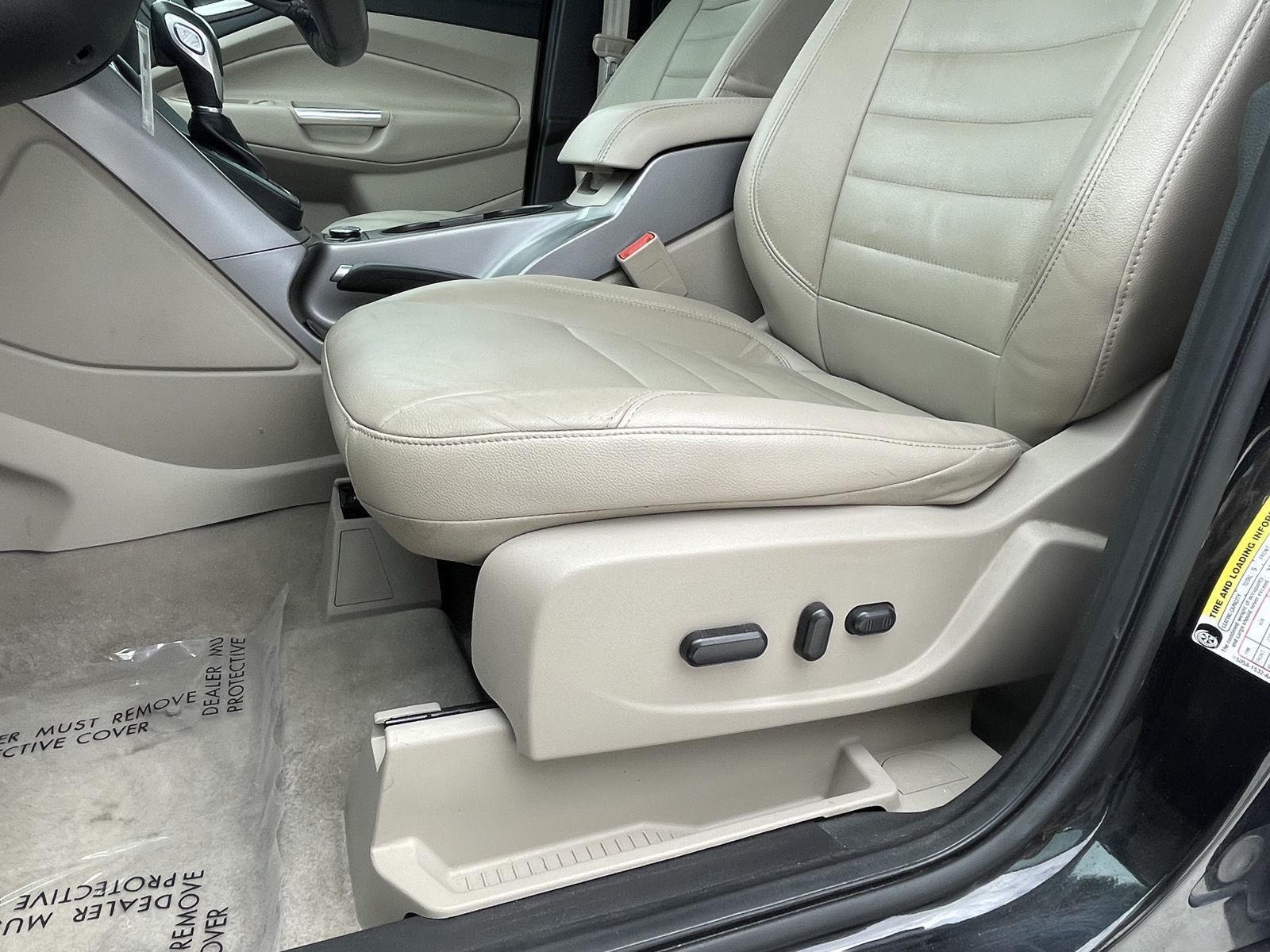 Vehicle photo 17