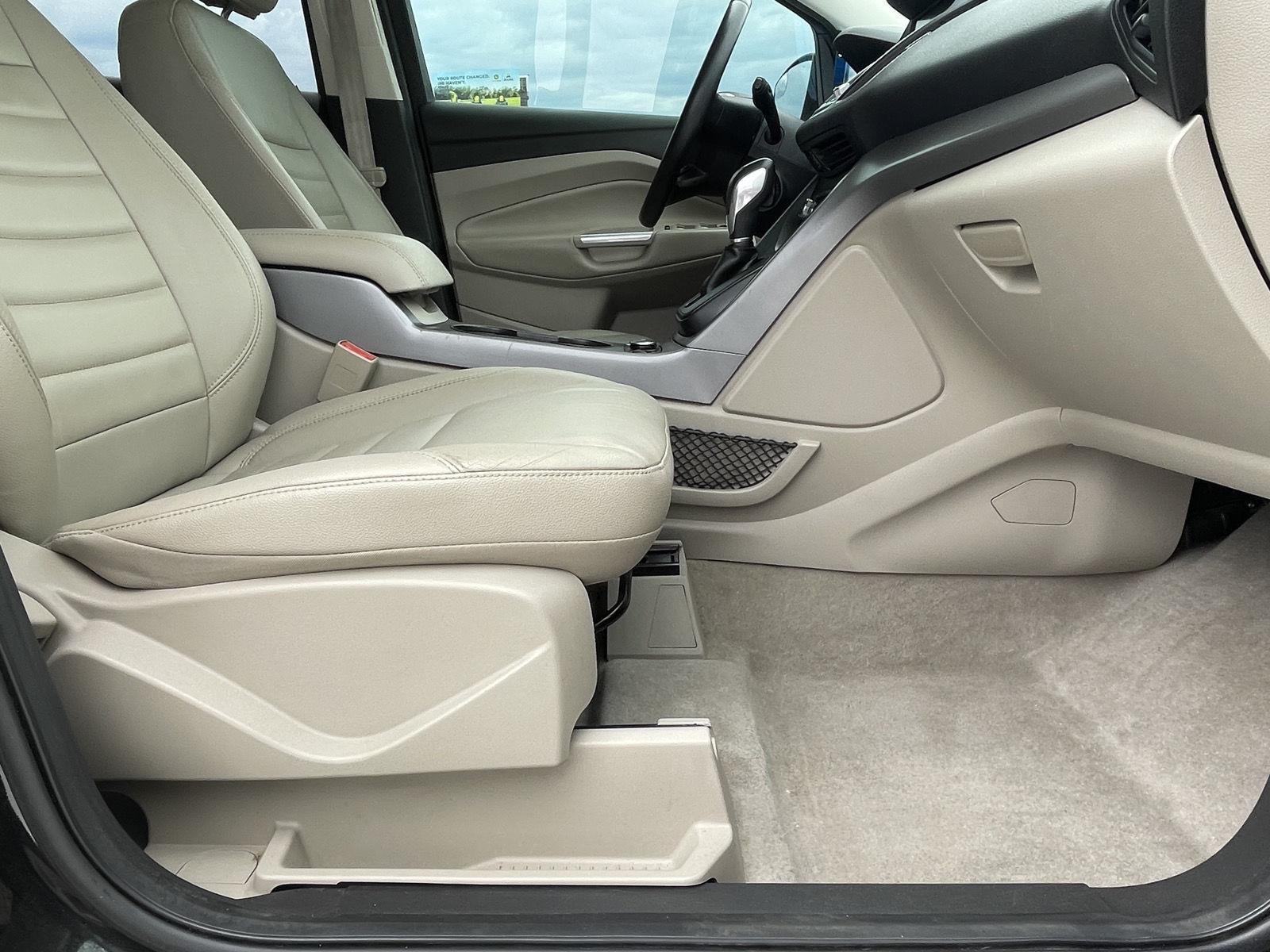 Vehicle photo 20