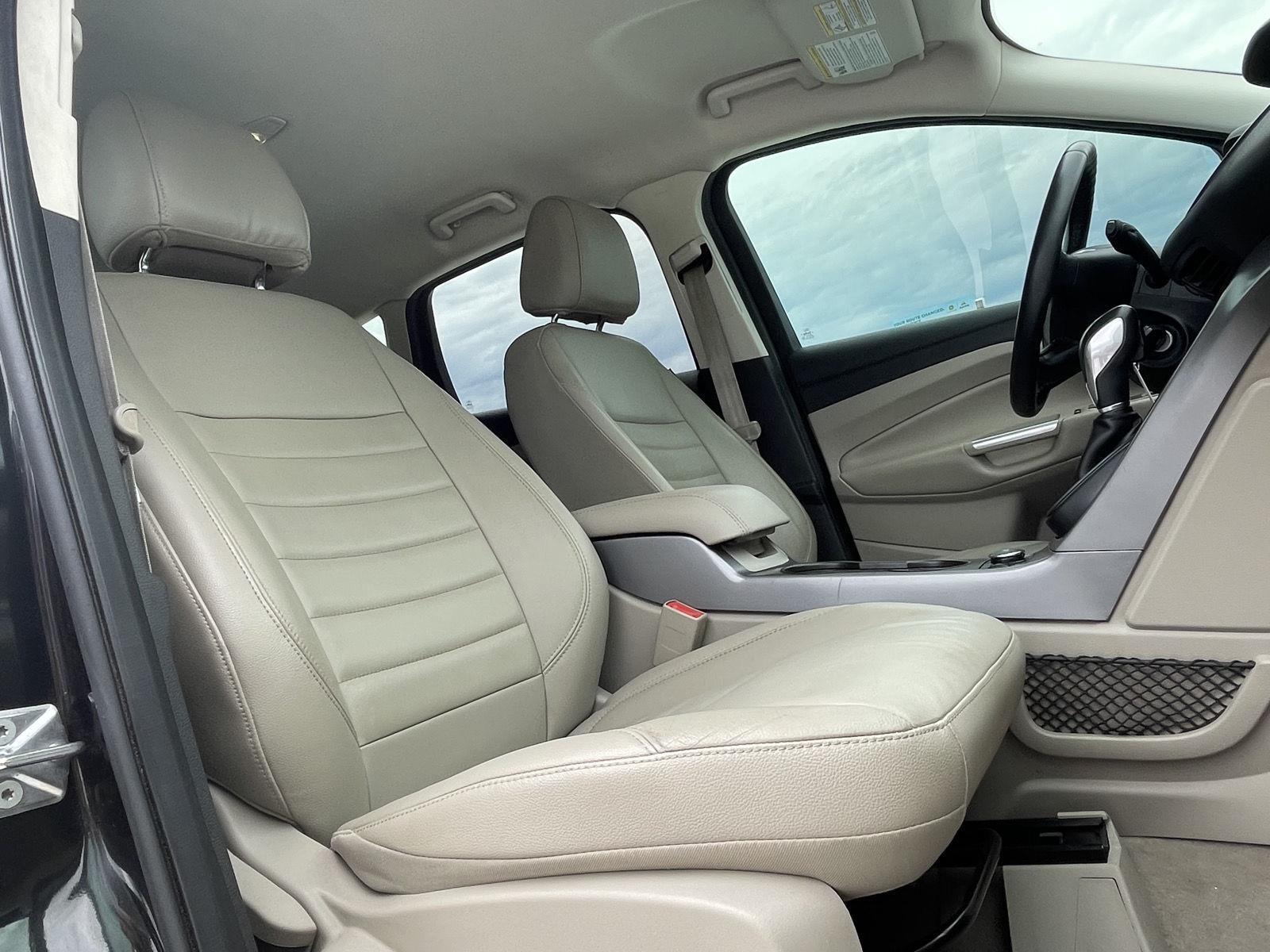 Vehicle photo 21