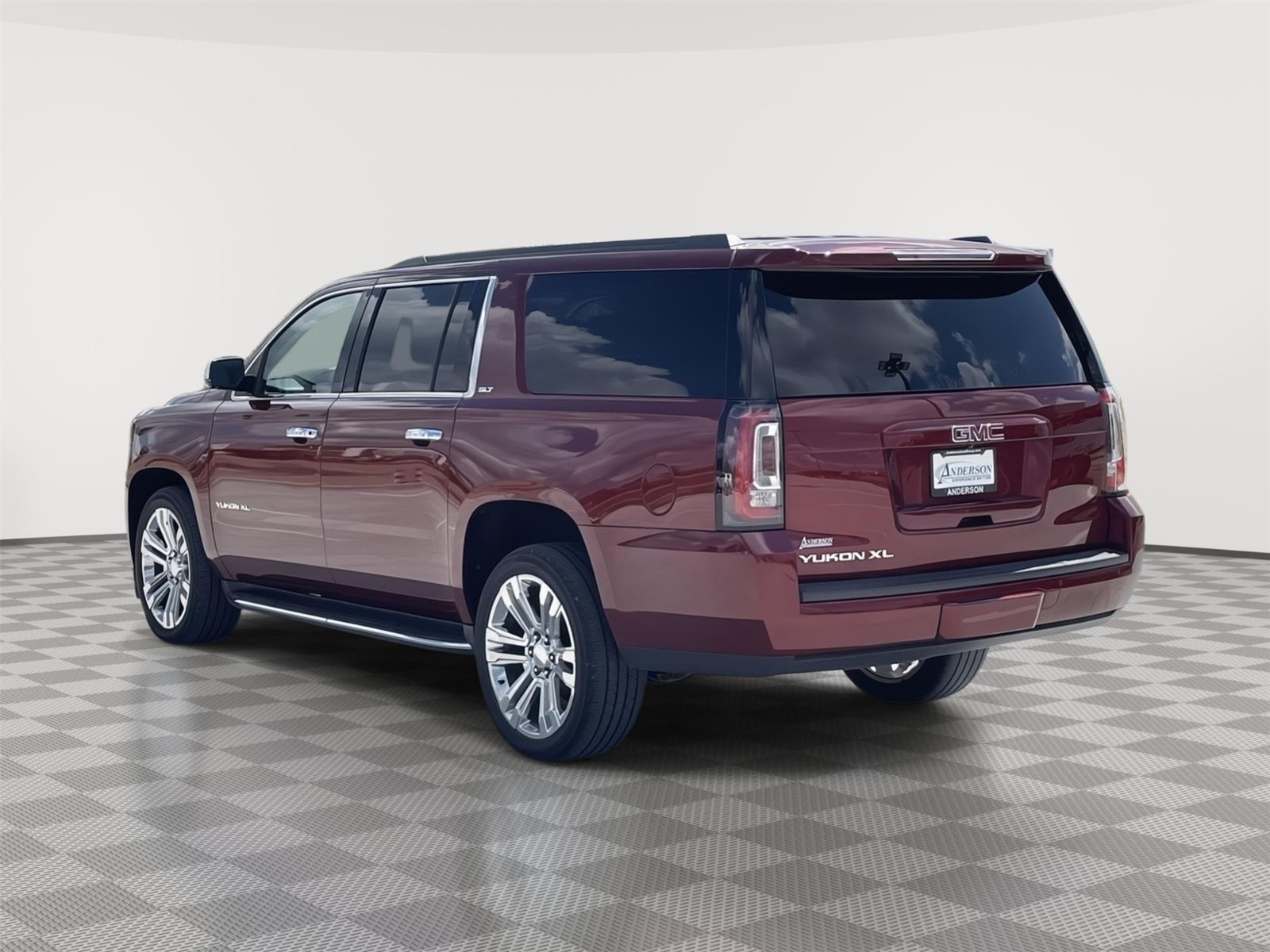 Vehicle photo 3