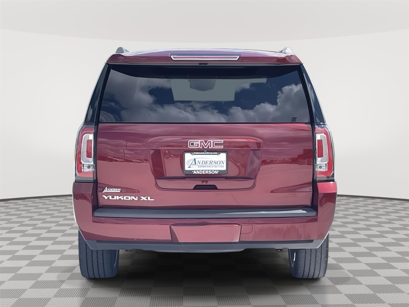 Vehicle photo 4