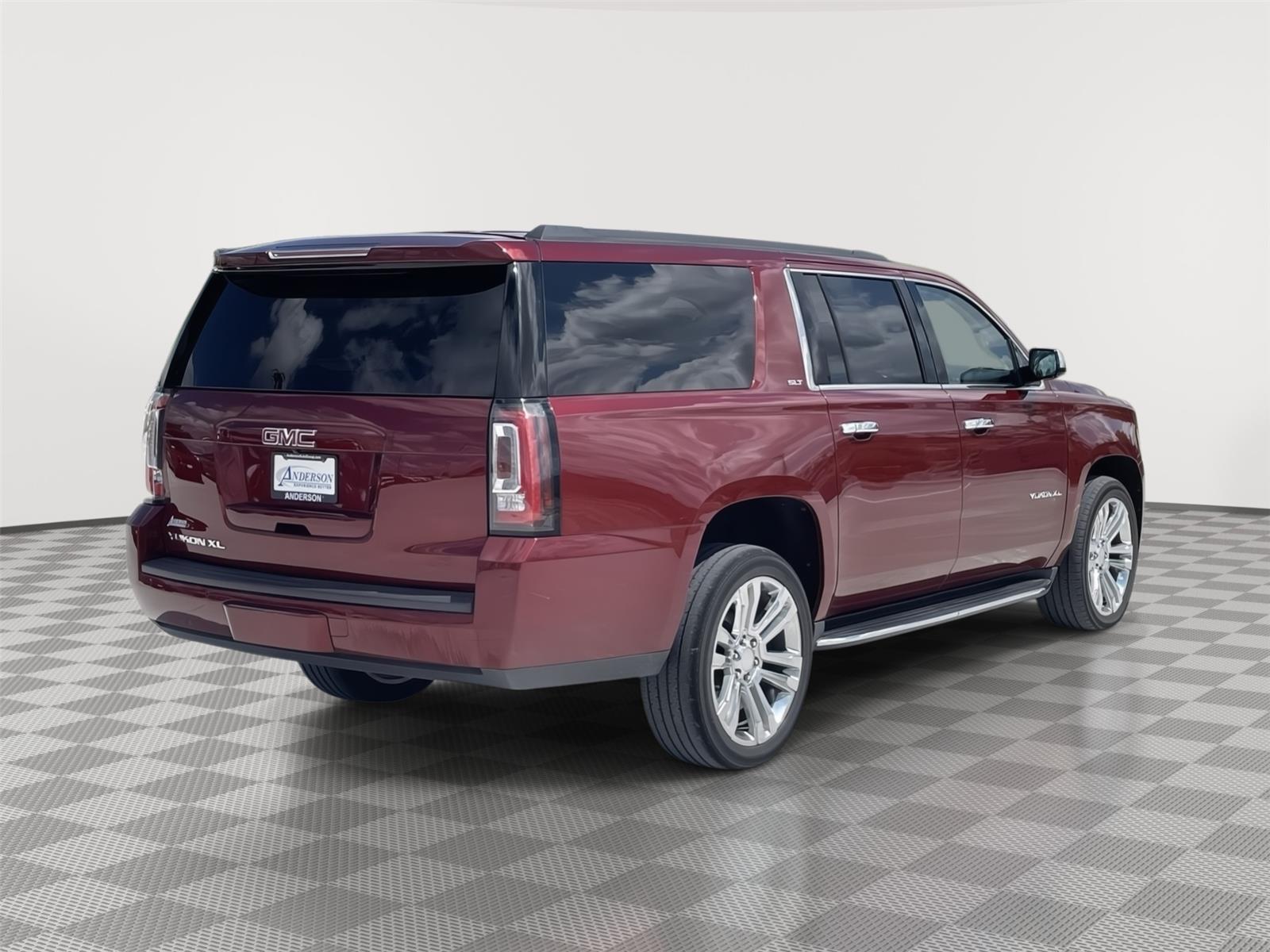 Vehicle photo 5
