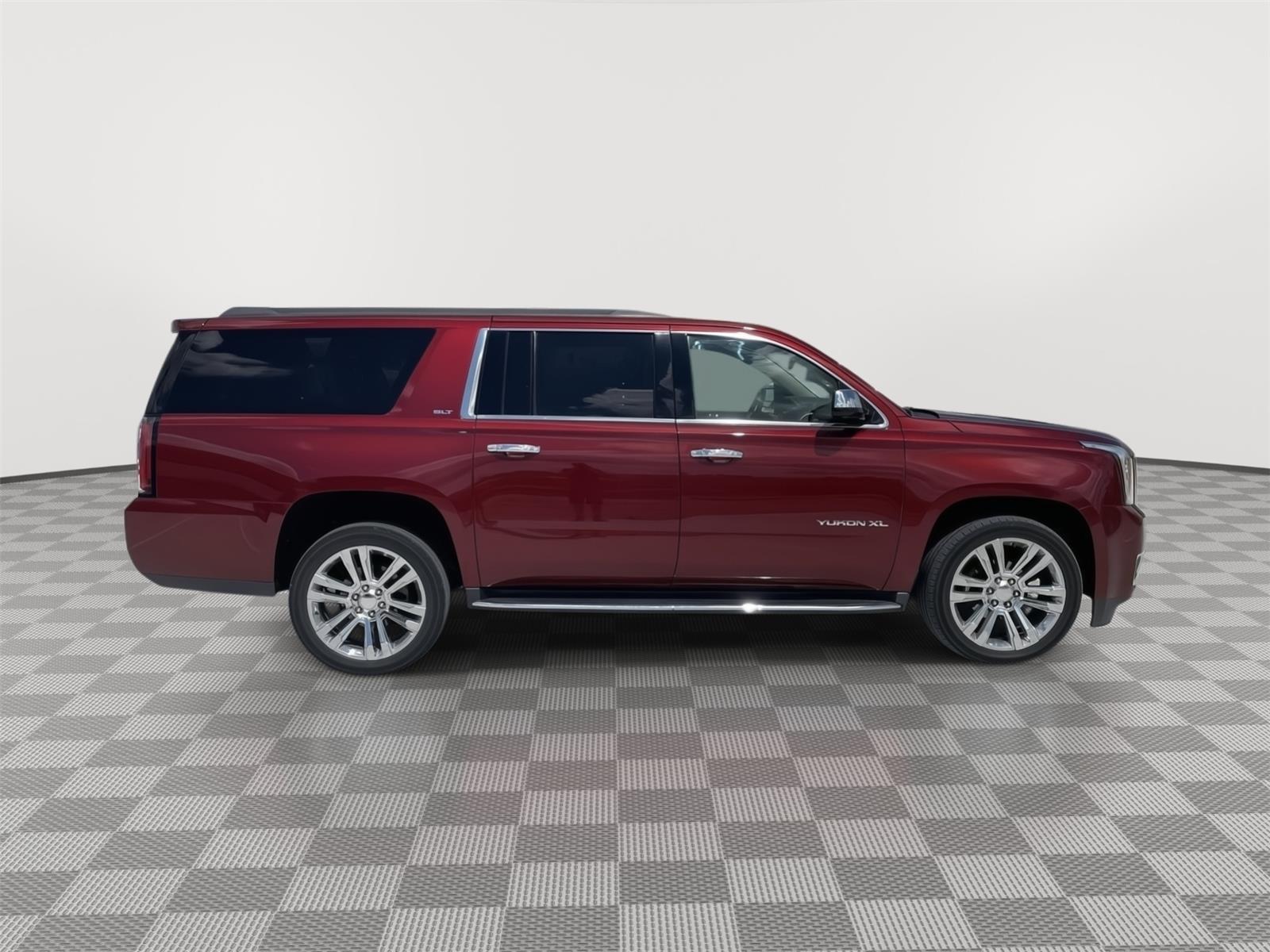 Vehicle photo 6