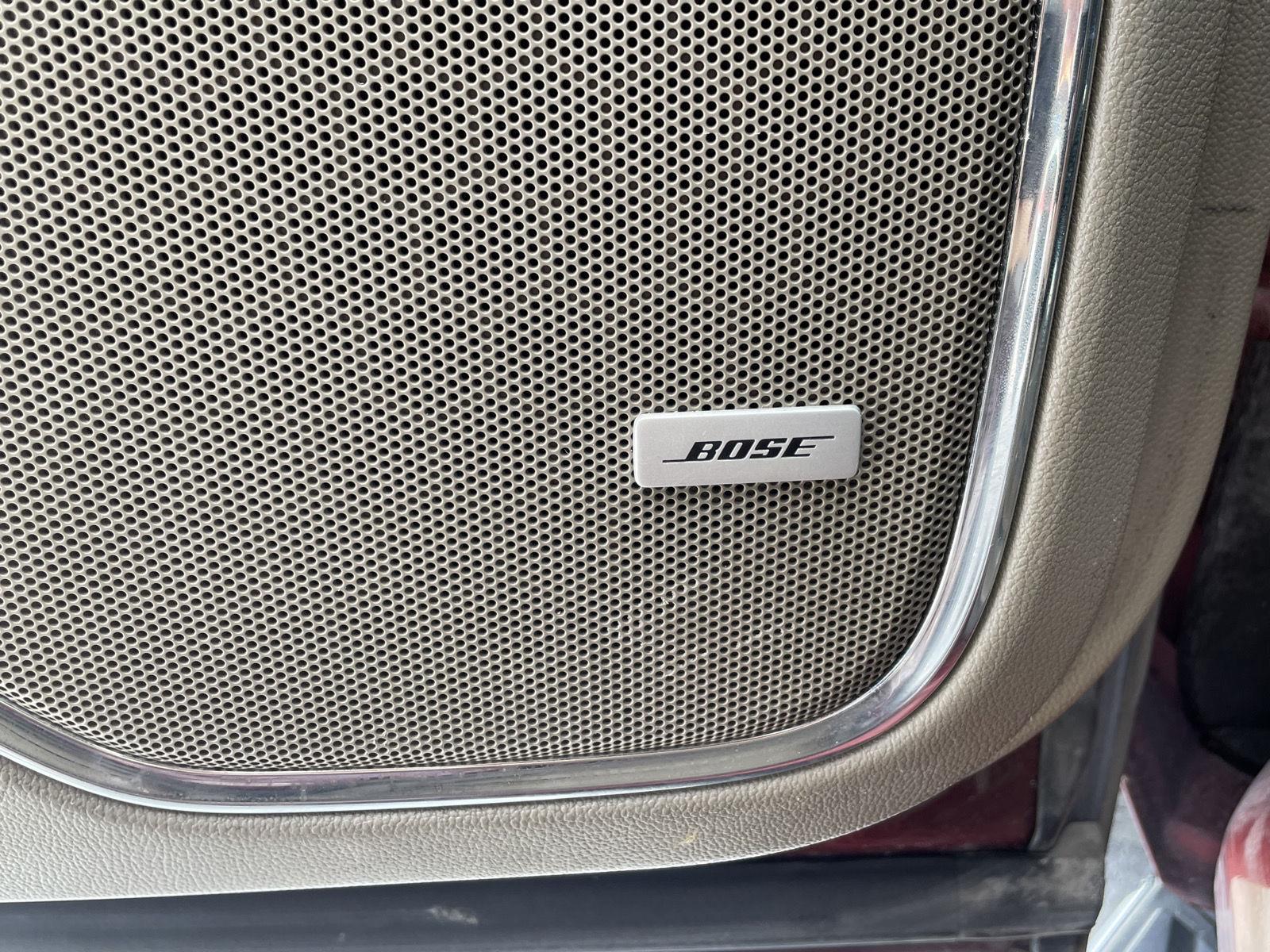 Vehicle photo 12