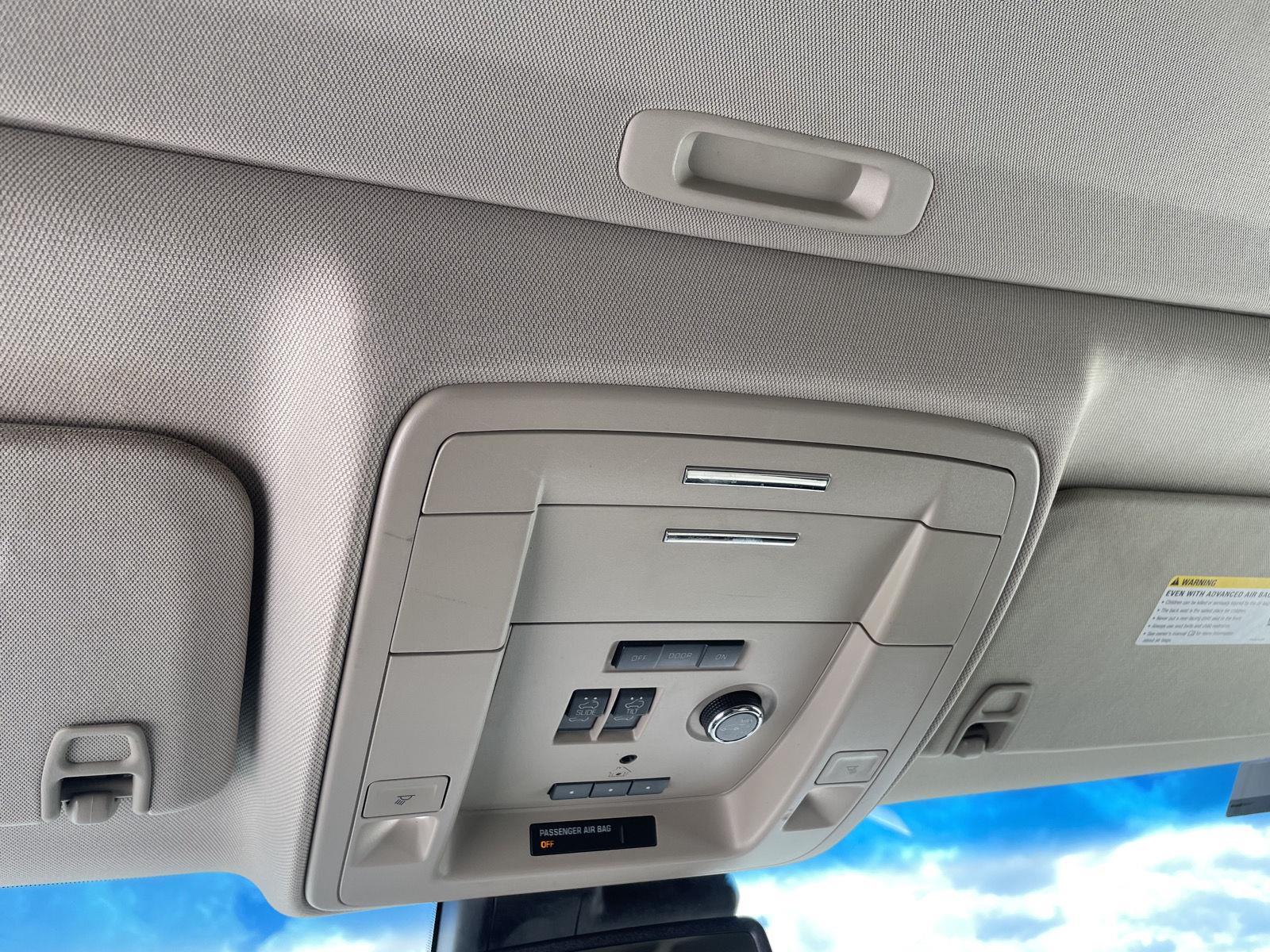 Vehicle photo 16