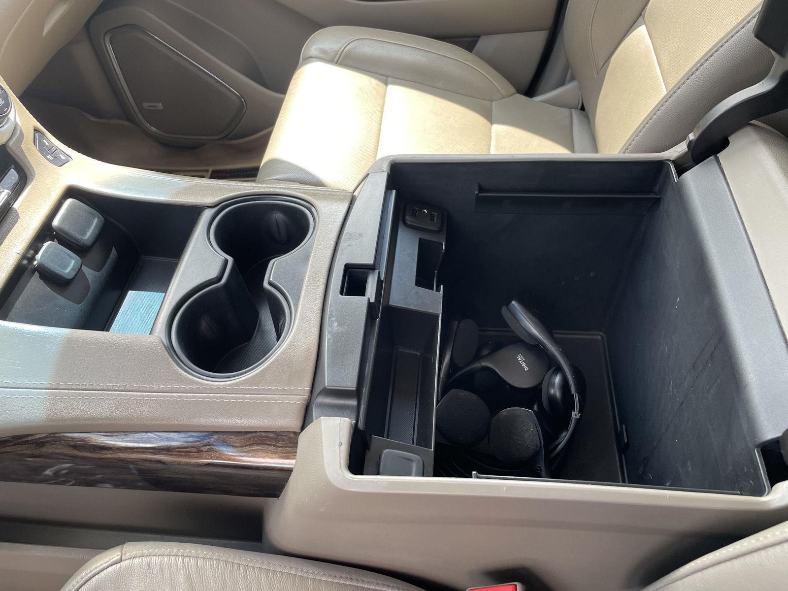 Vehicle photo 17