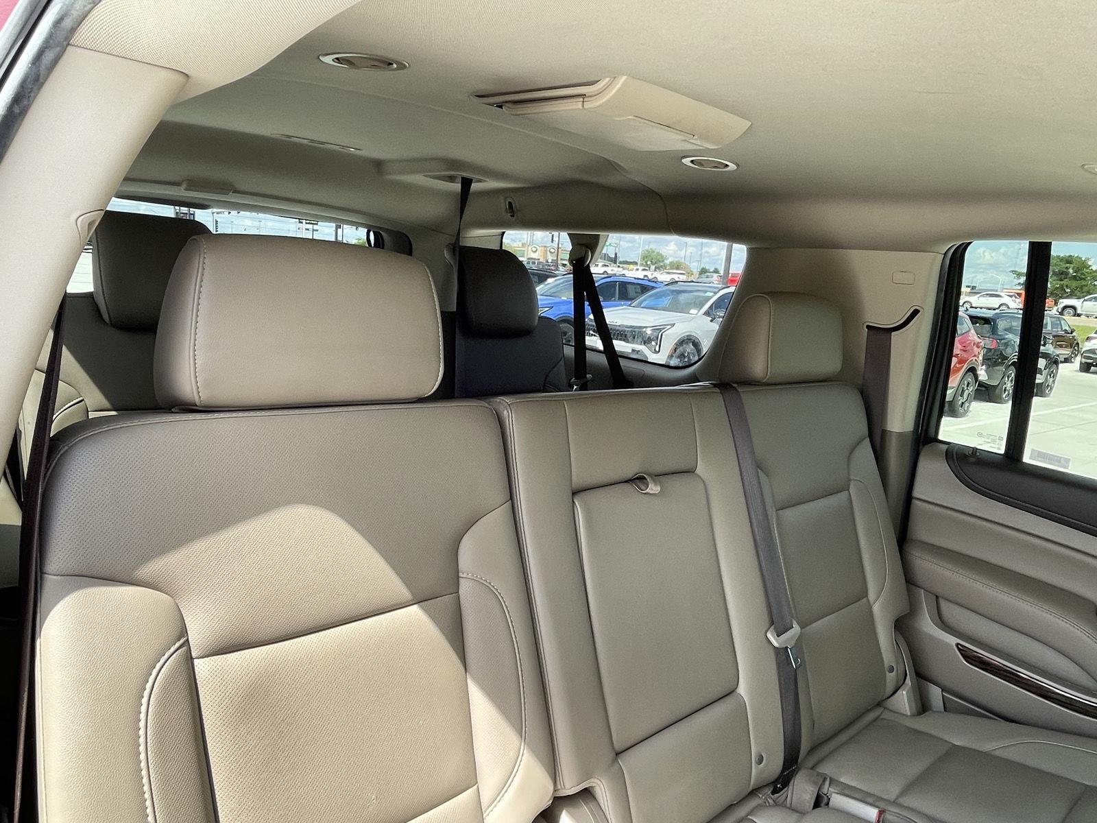 Vehicle photo 21