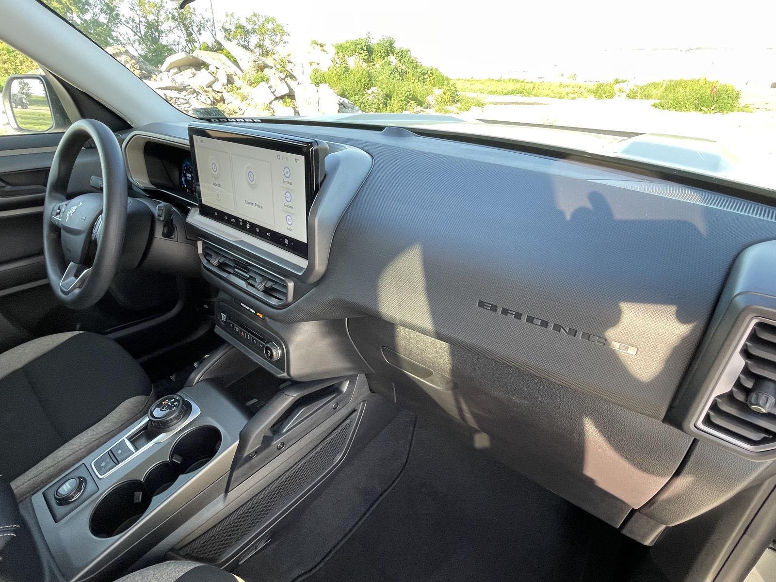 Vehicle photo 22
