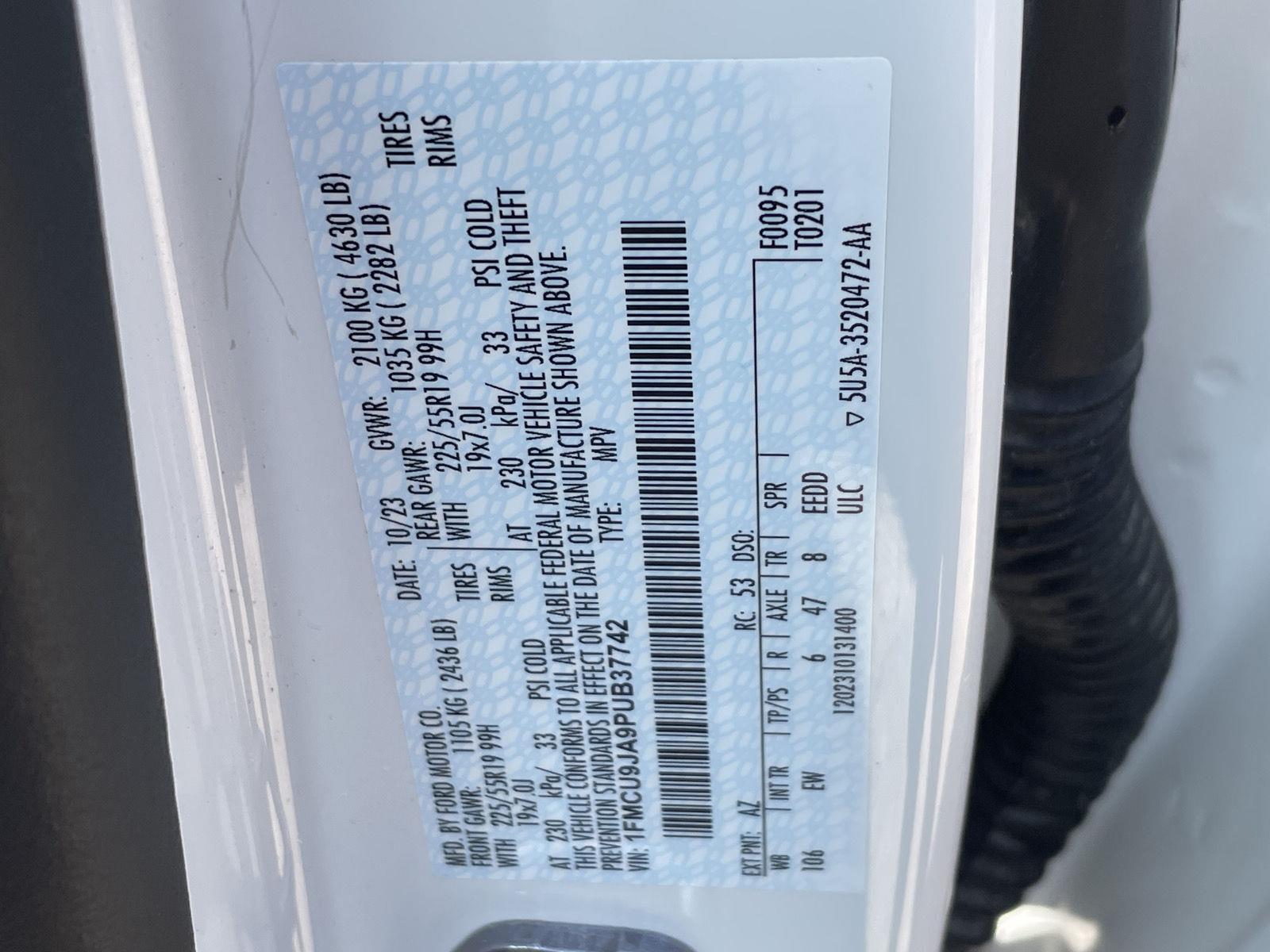 Vehicle photo 11