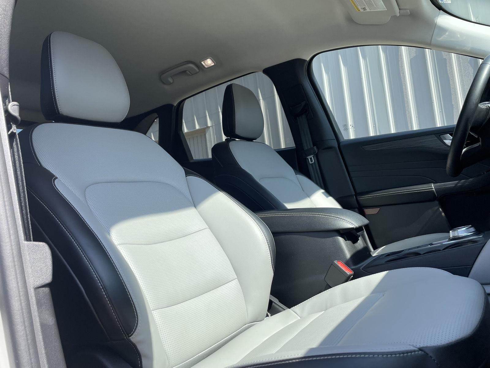 Vehicle photo 20