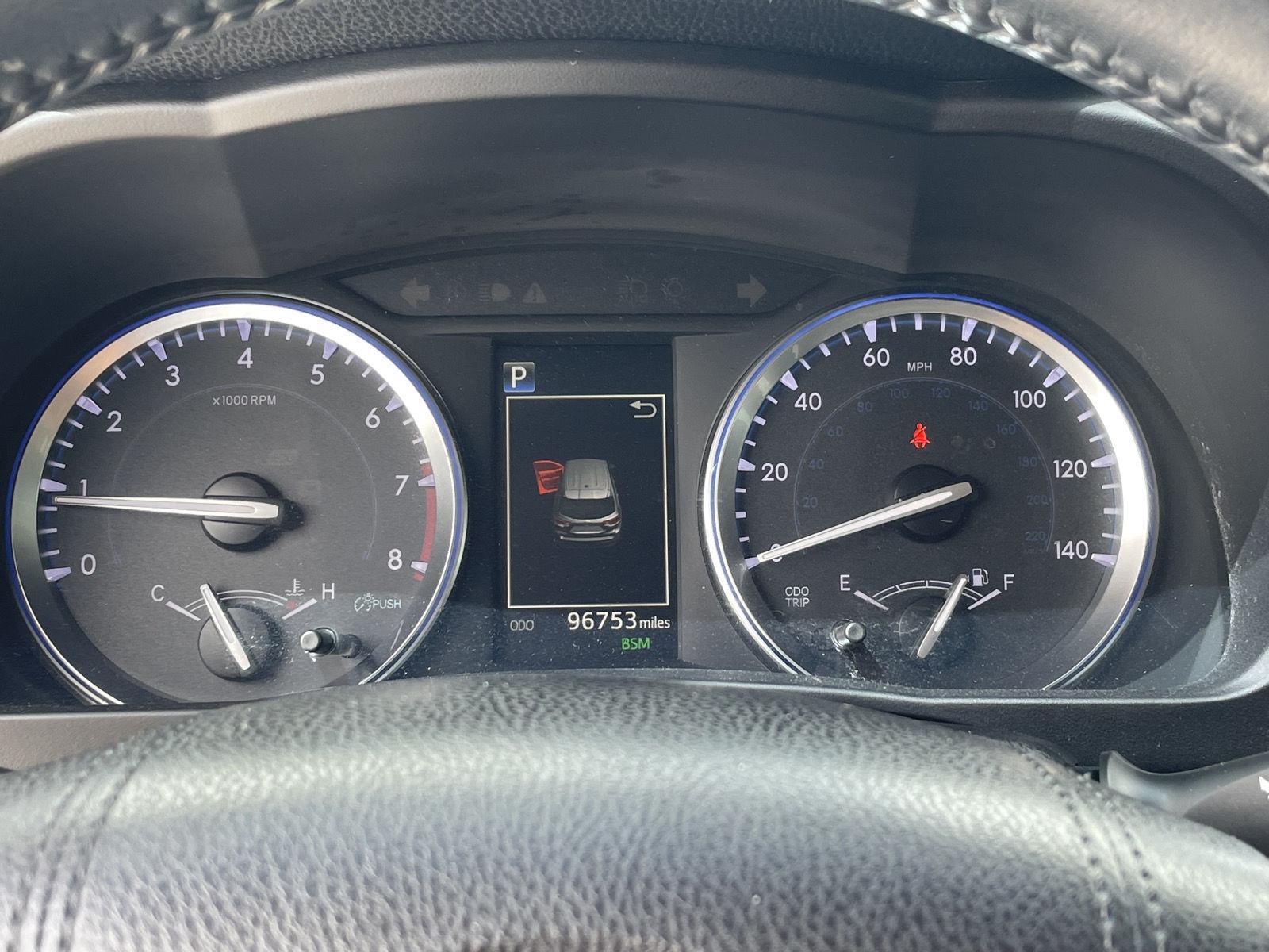 Vehicle photo 3