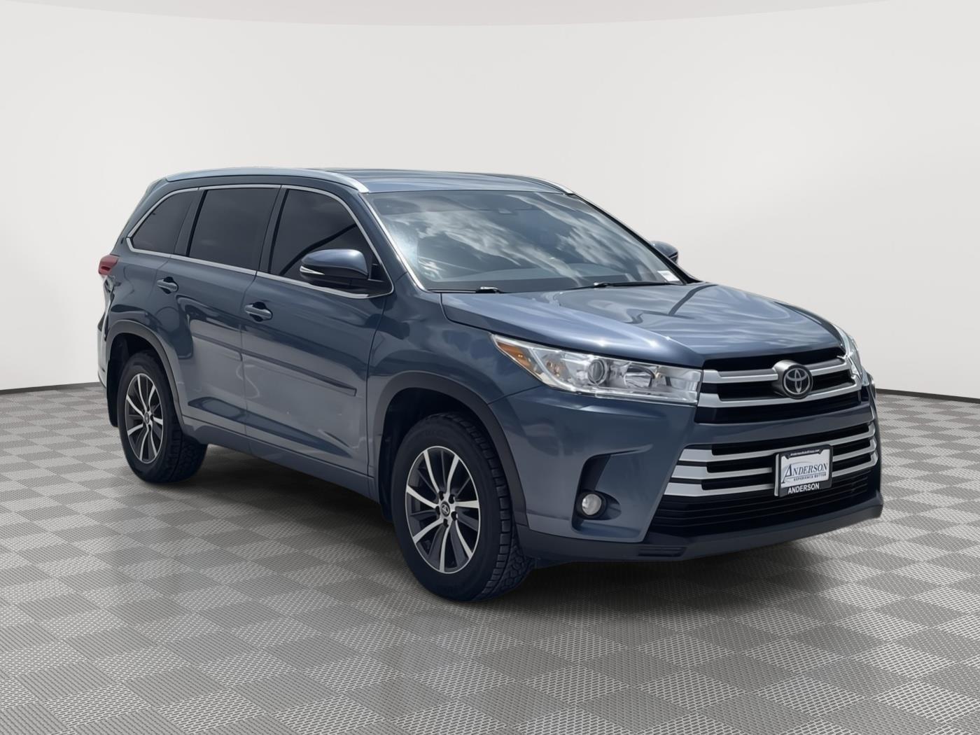 Vehicle photo 8