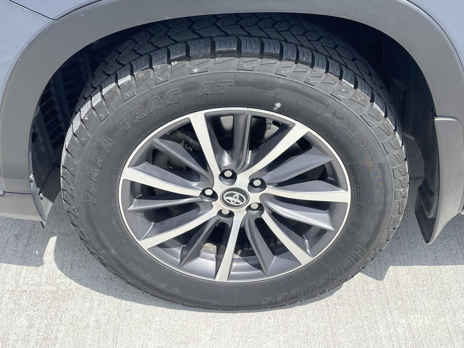 Vehicle photo 10