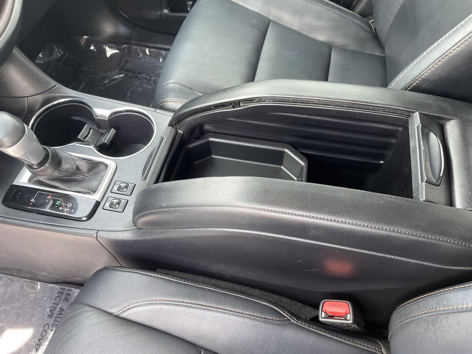 Vehicle photo 15