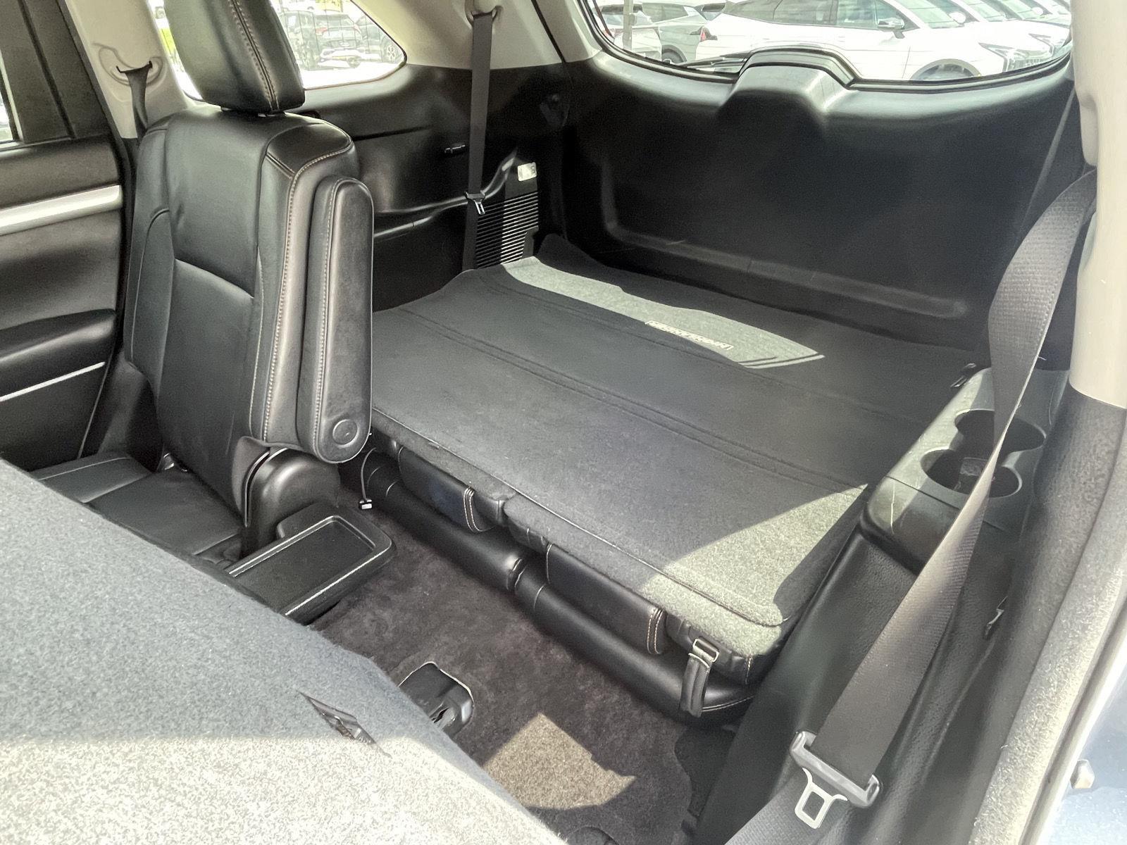 Vehicle photo 18