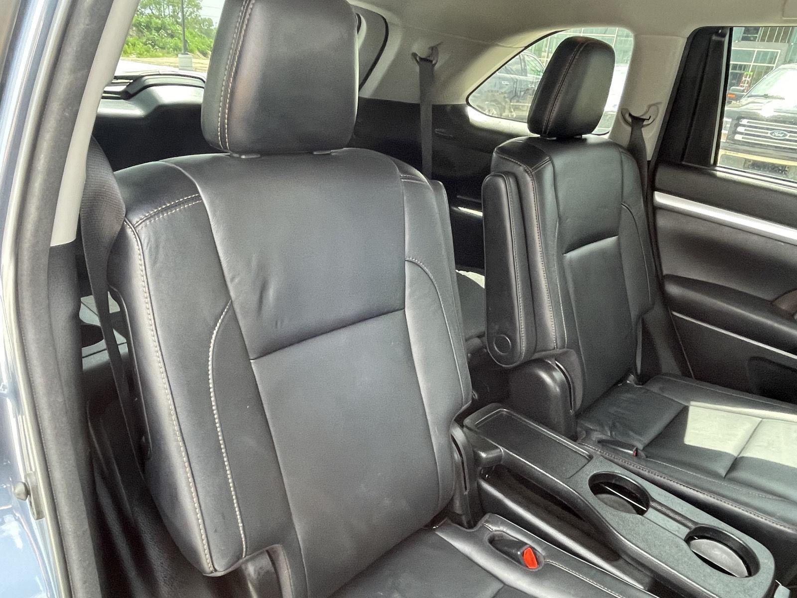 Vehicle photo 20