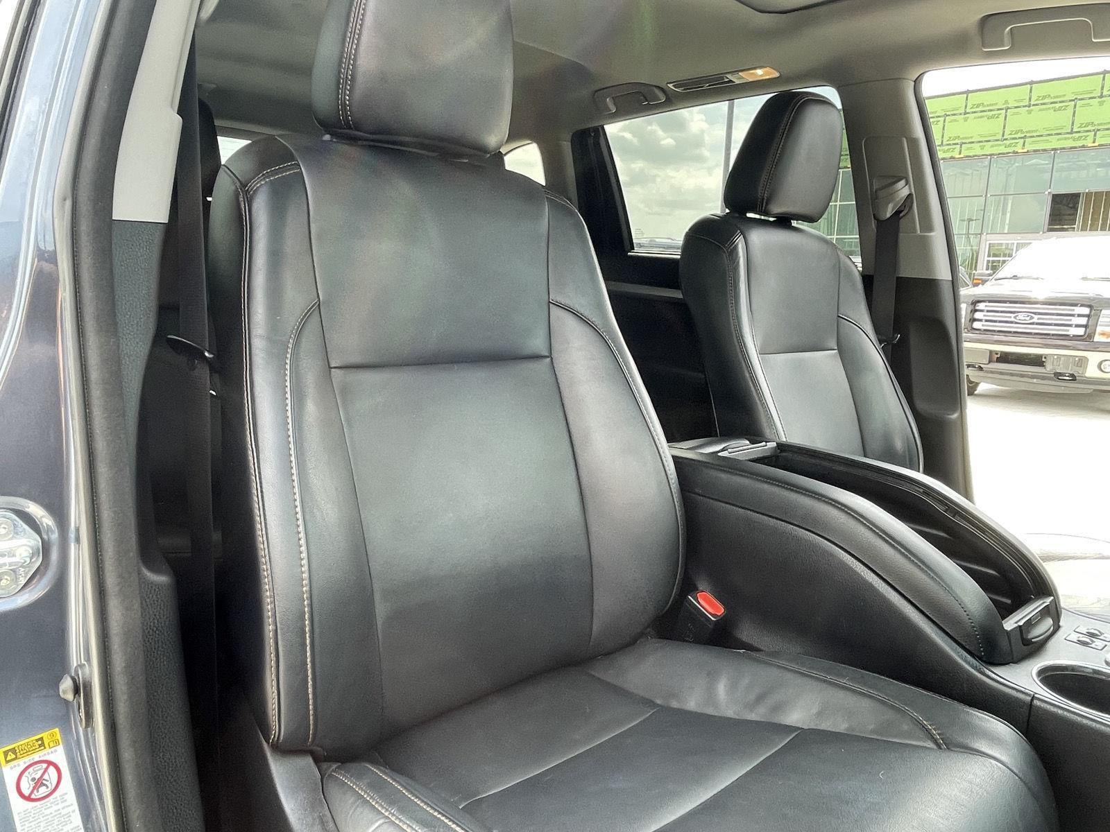 Vehicle photo 22