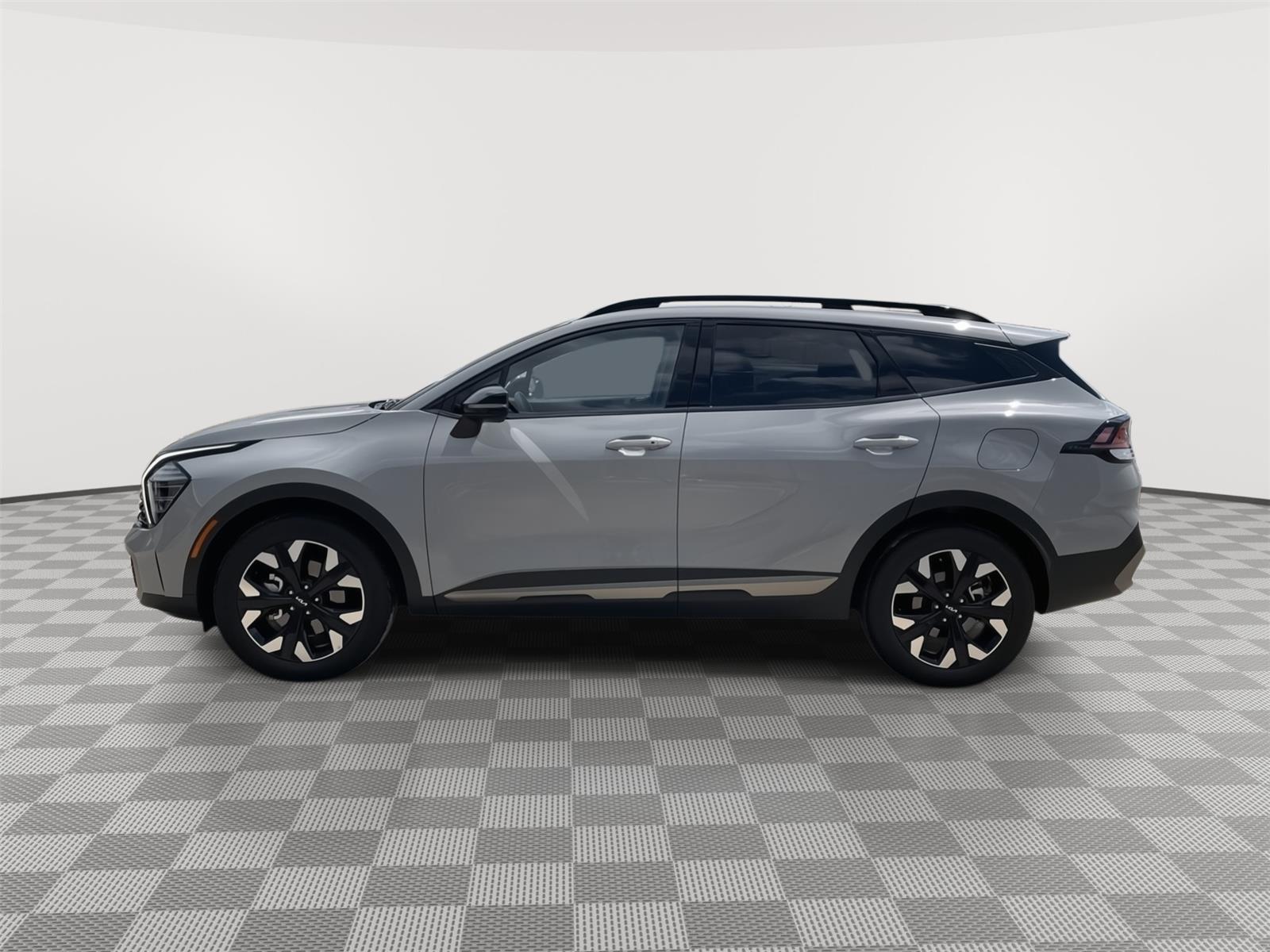 Vehicle photo 2