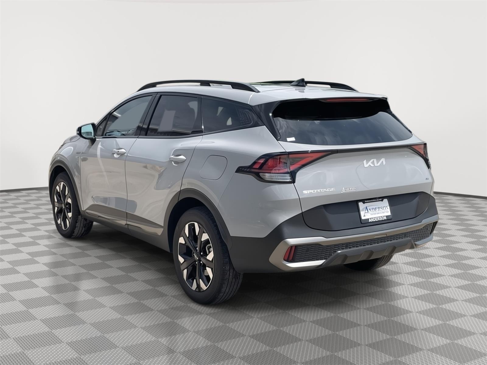 Vehicle photo 4